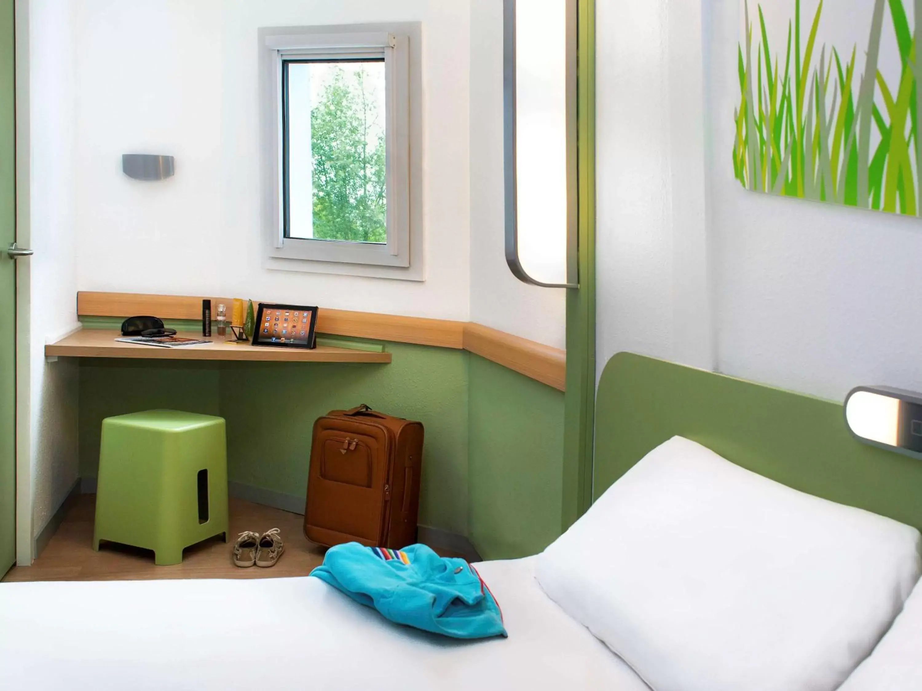 Photo of the whole room, Bed in ibis budget Chambéry Sud Challes Les Eaux Photo of the whole room, Bed in ibis budget Chambéry Sud Challes Les Eaux