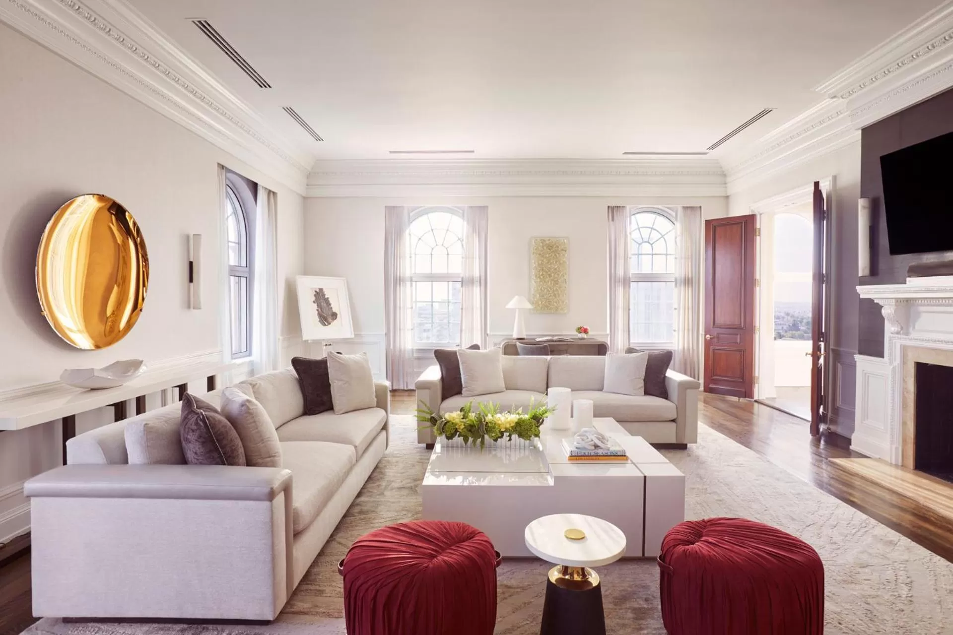 TV and multimedia in Beverly Wilshire, A Four Seasons Hotel