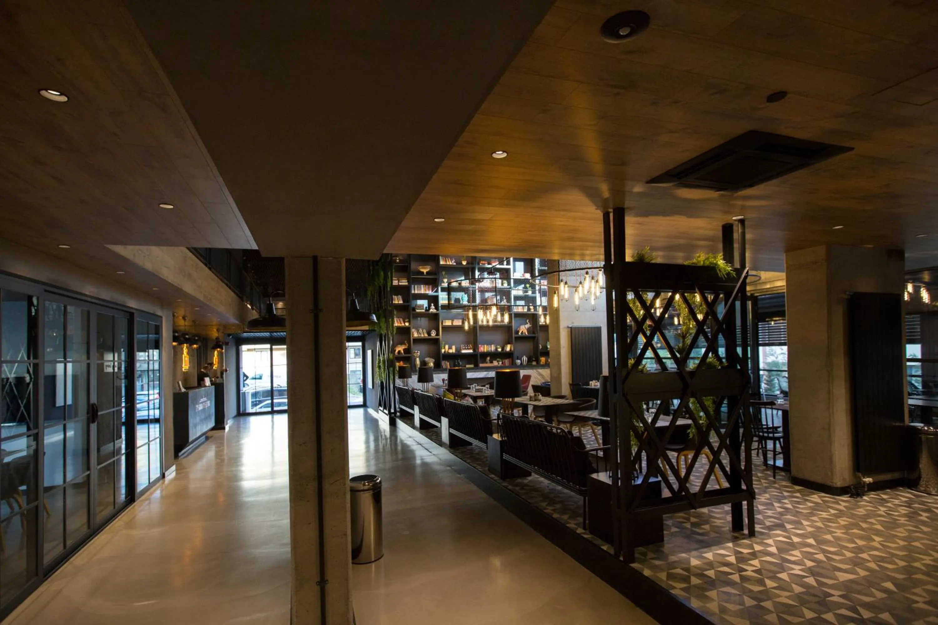 Restaurant/places to eat in Cityloft 161