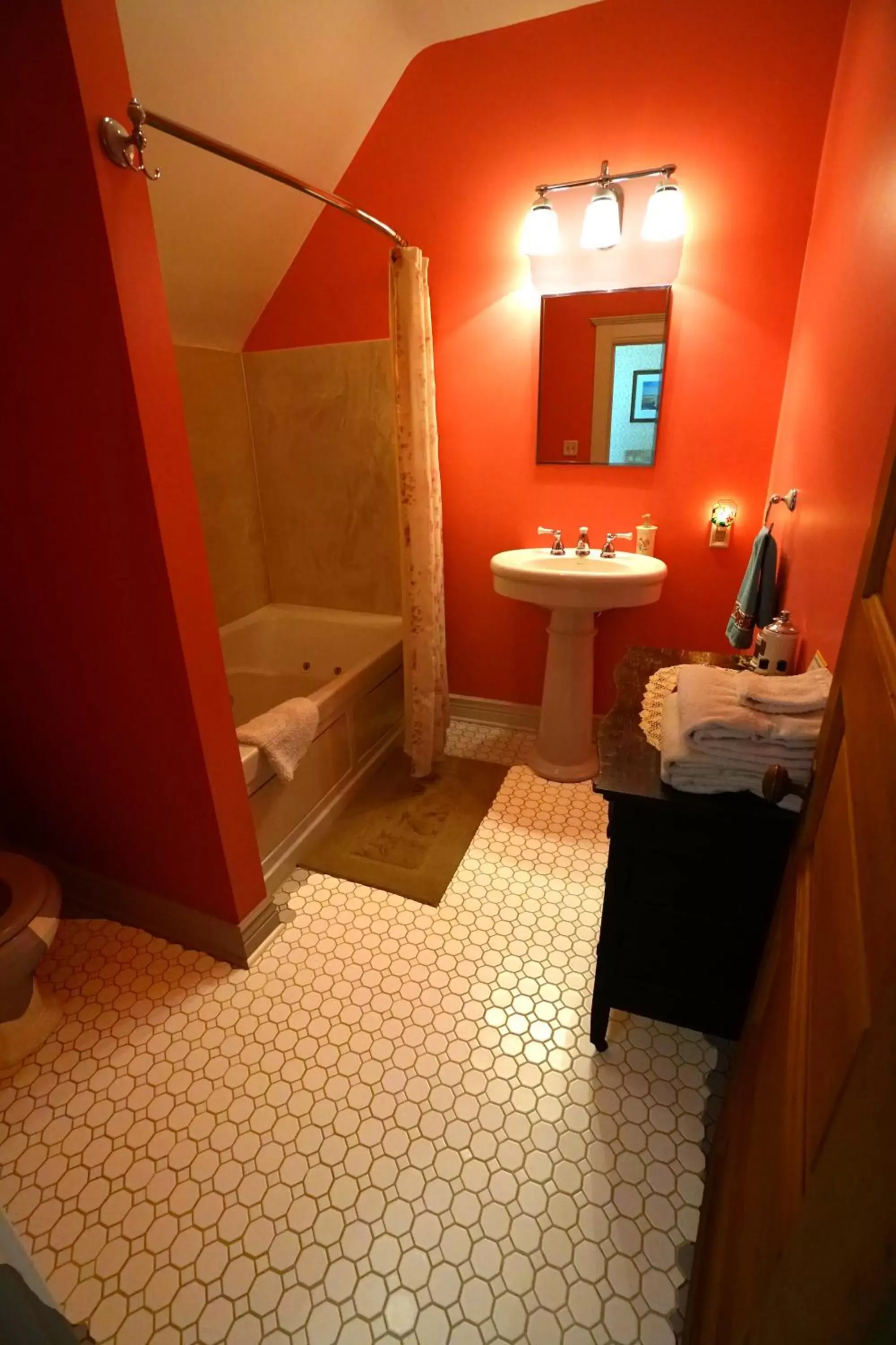 Bathroom in Rose Heart Inn