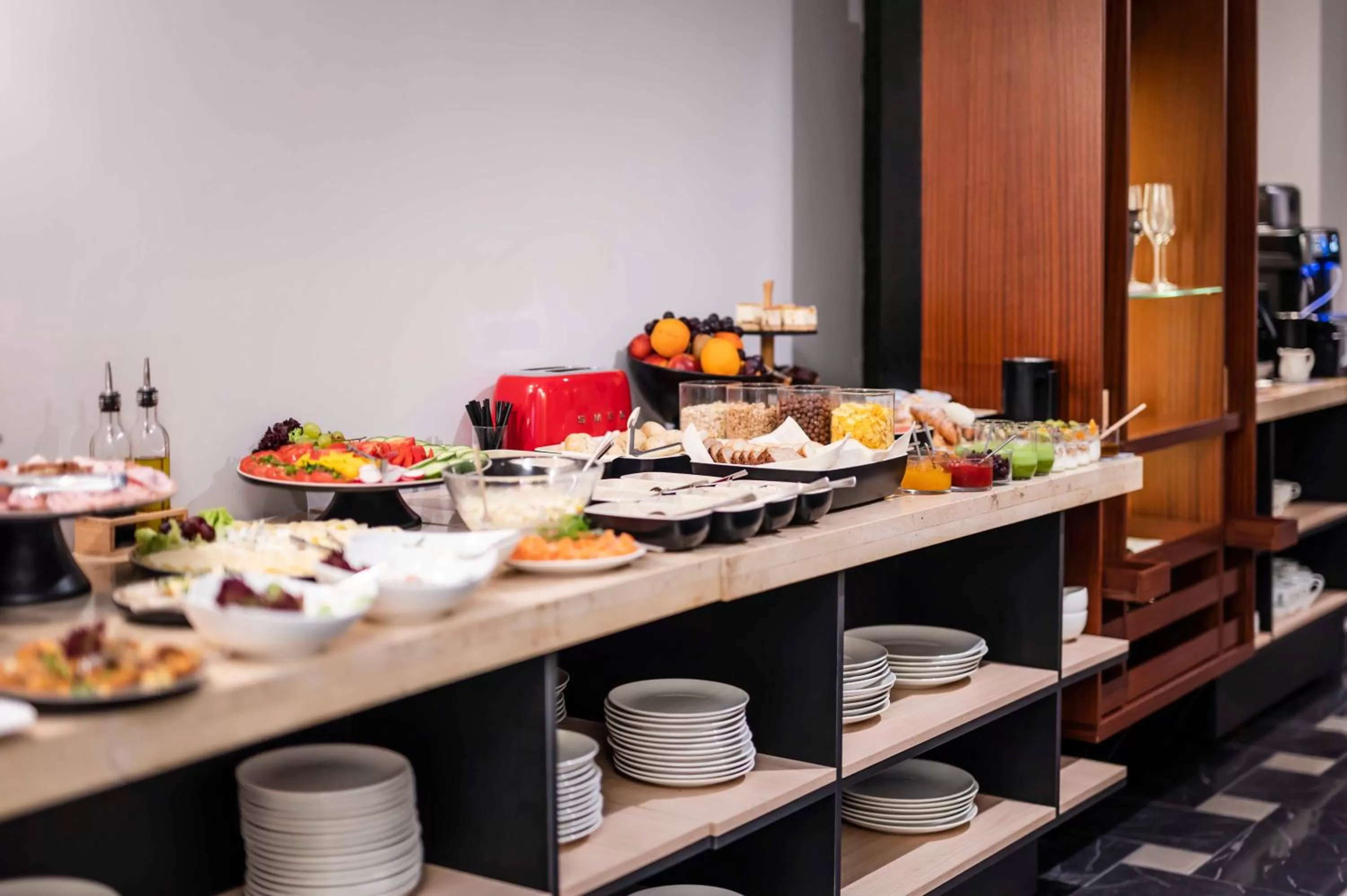 Breakfast in Hotel H12****