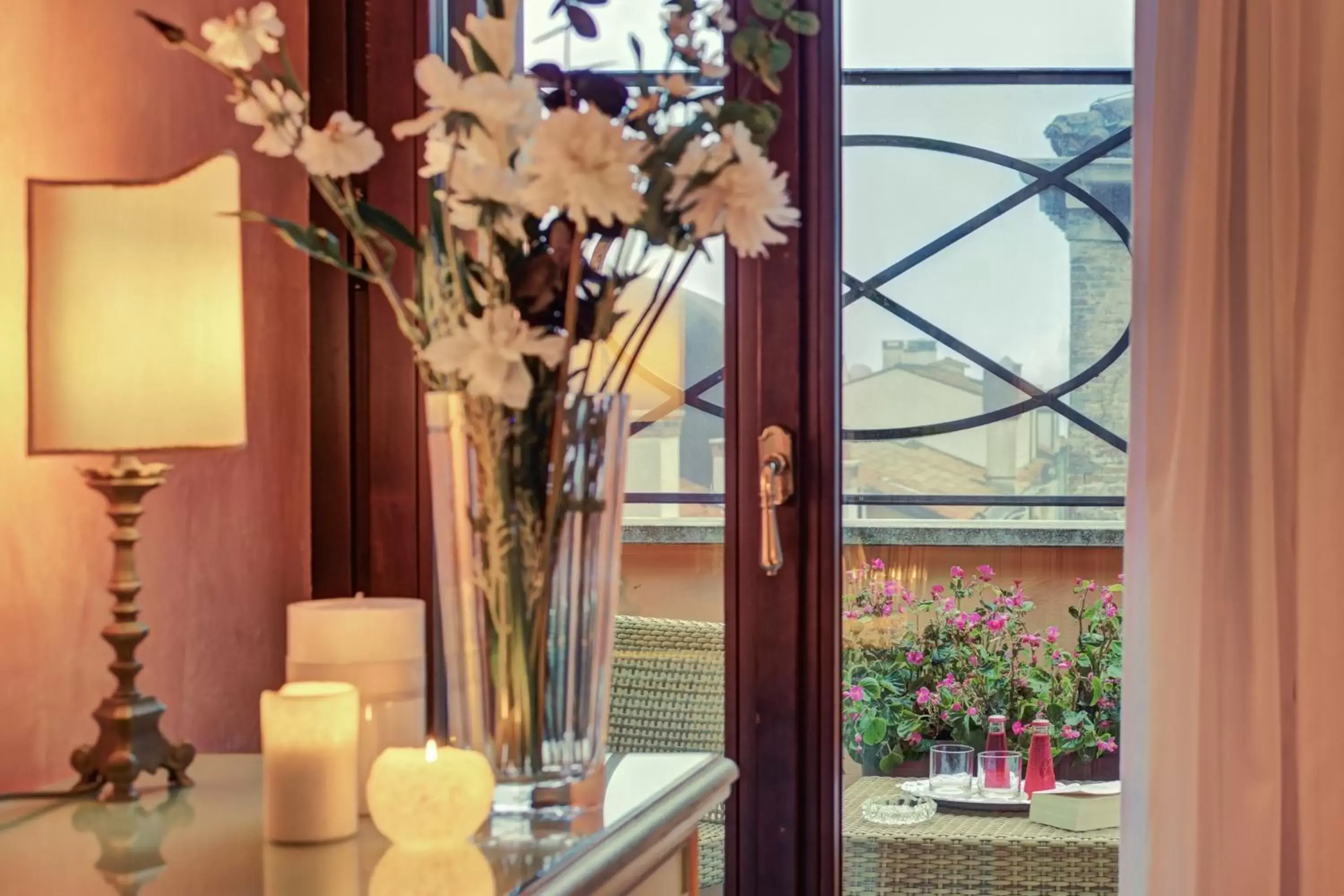 Seating area in Hotel Firenze