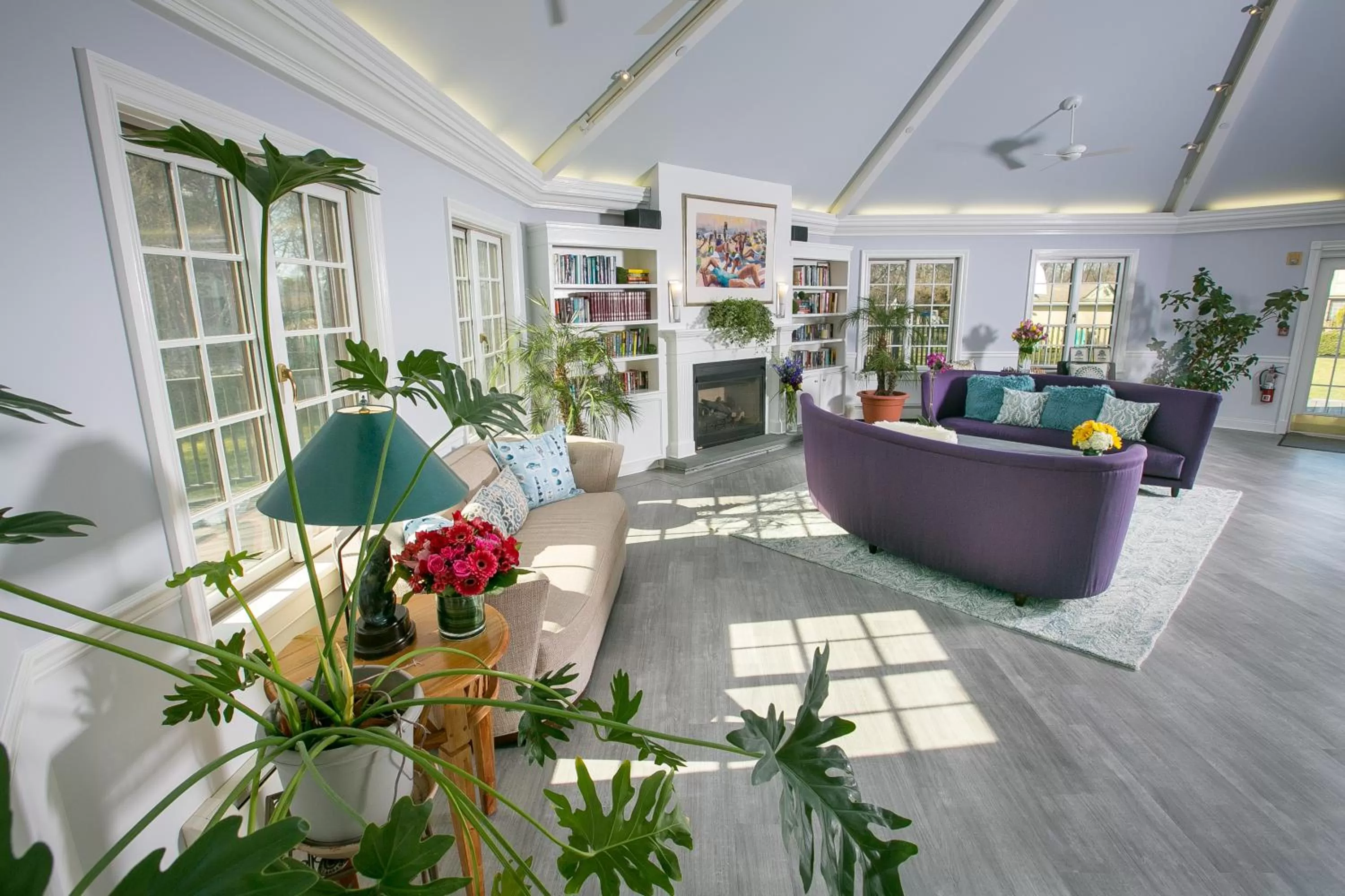 Library in Southampton Inn