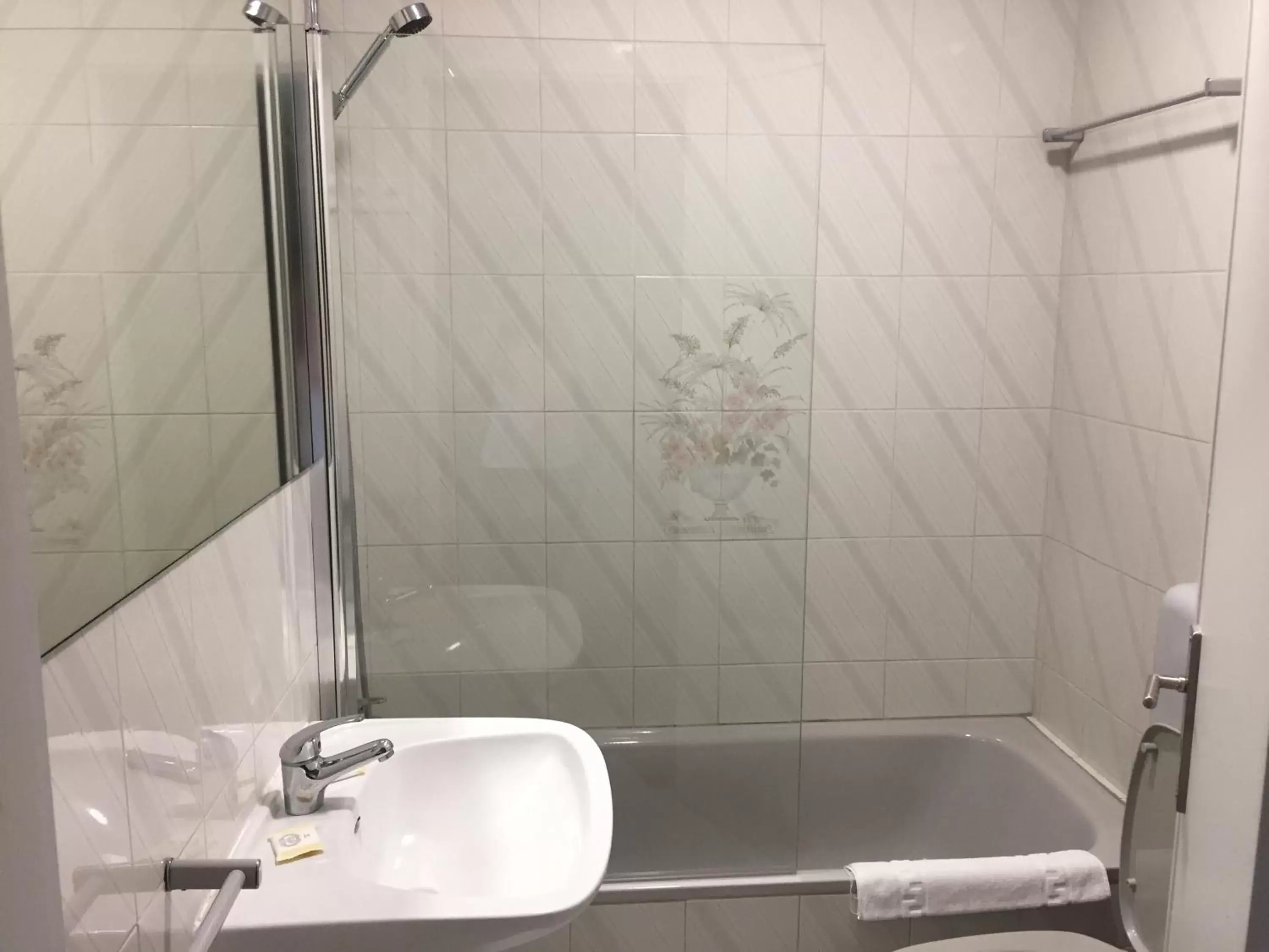 Bathroom in Hotel Vila