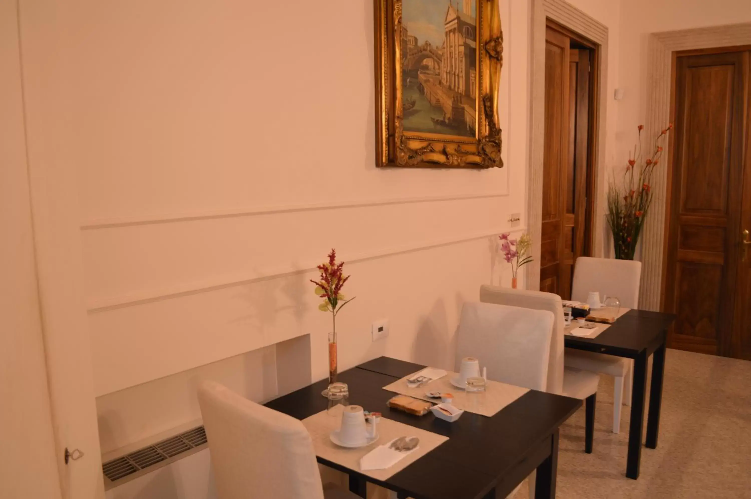 Breakfast, Restaurant/Places to Eat in Palazzo Liguori