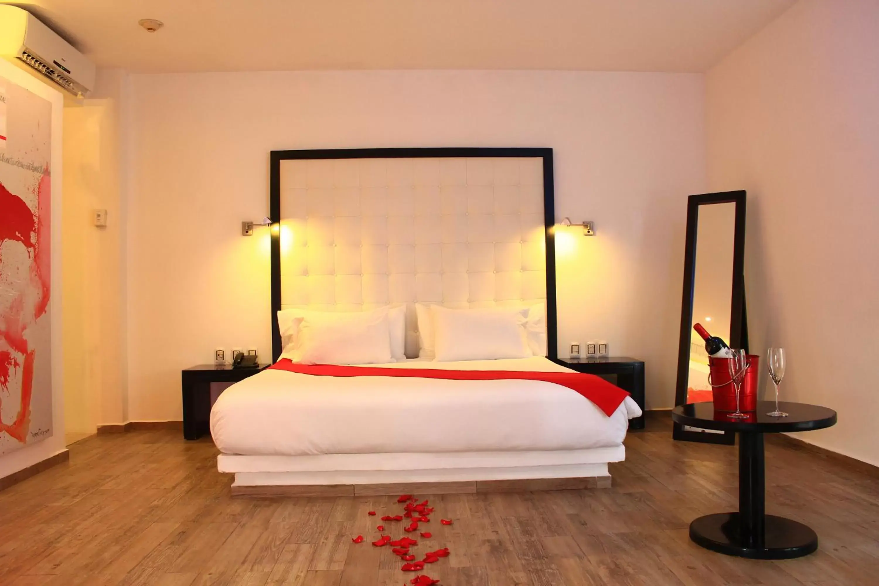 Bedroom, Bed in In Fashion Hotel & Spa