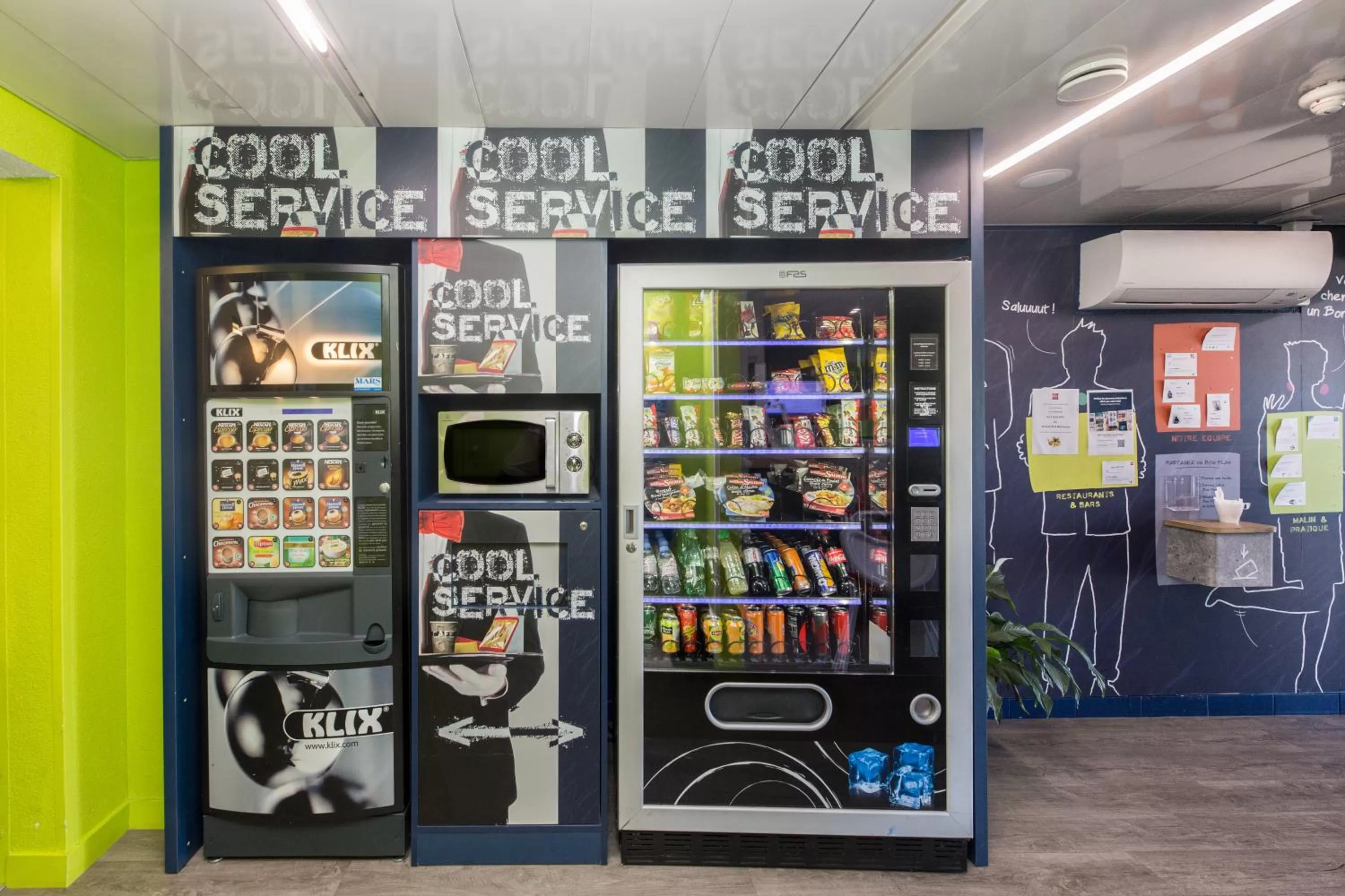 Lobby or reception in ibis budget Lyon Est Chaponnay