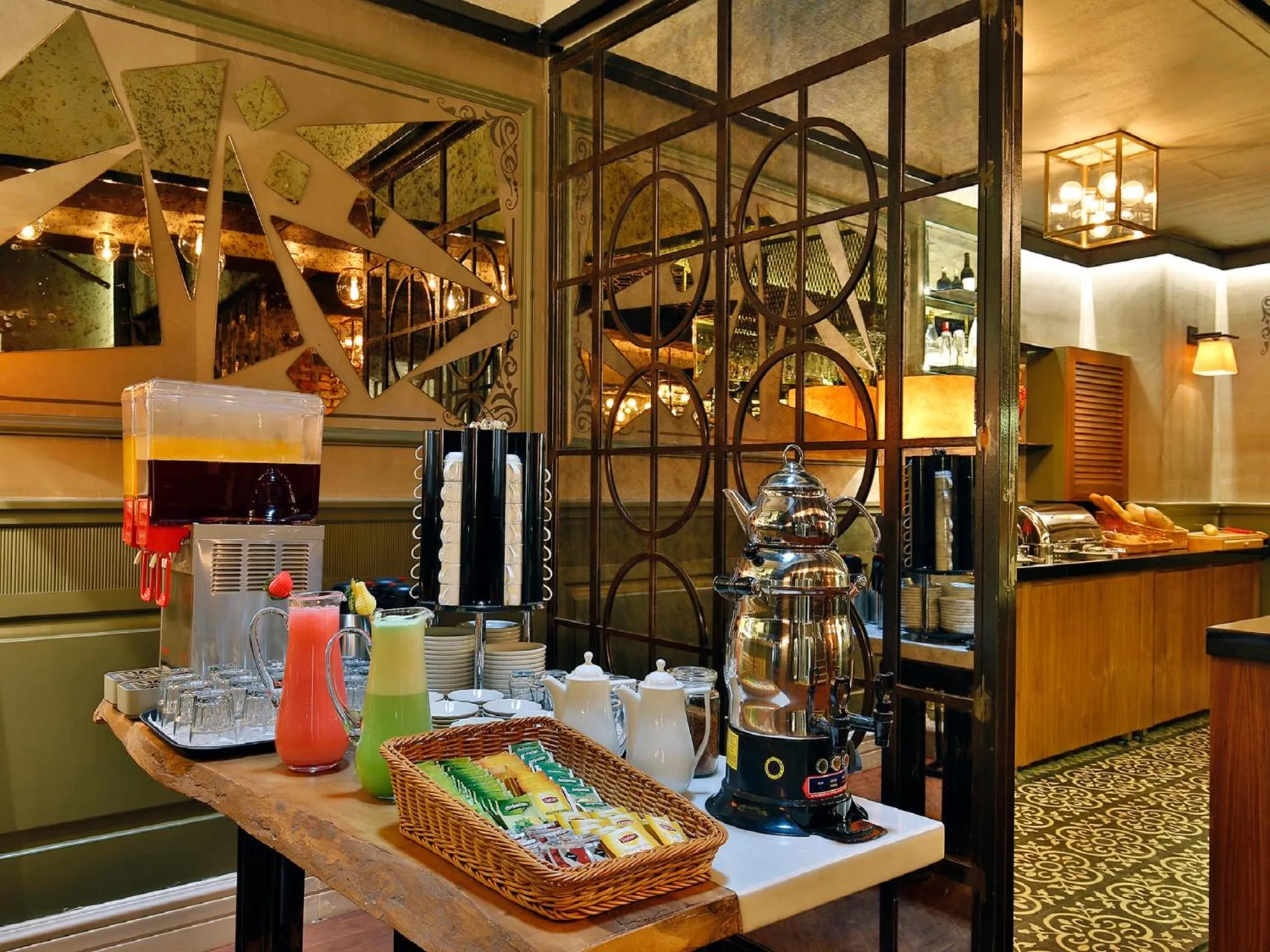 Food and drinks in Sanat Boutique Hotel Pera