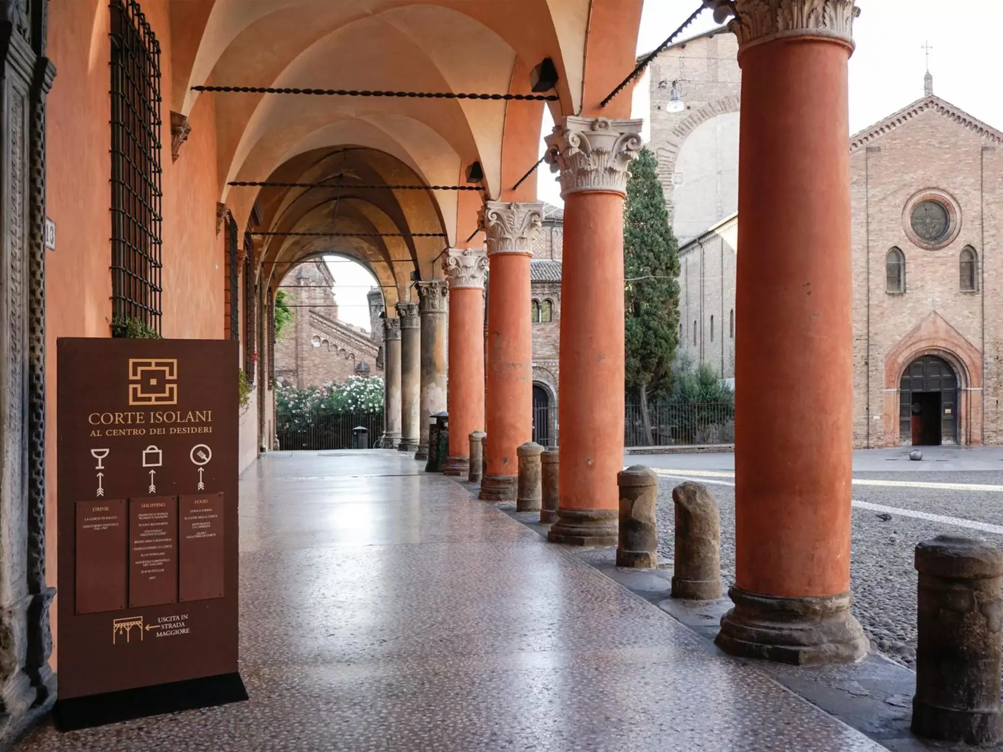 Facade/entrance in Casa Isolani - Santo Stefano