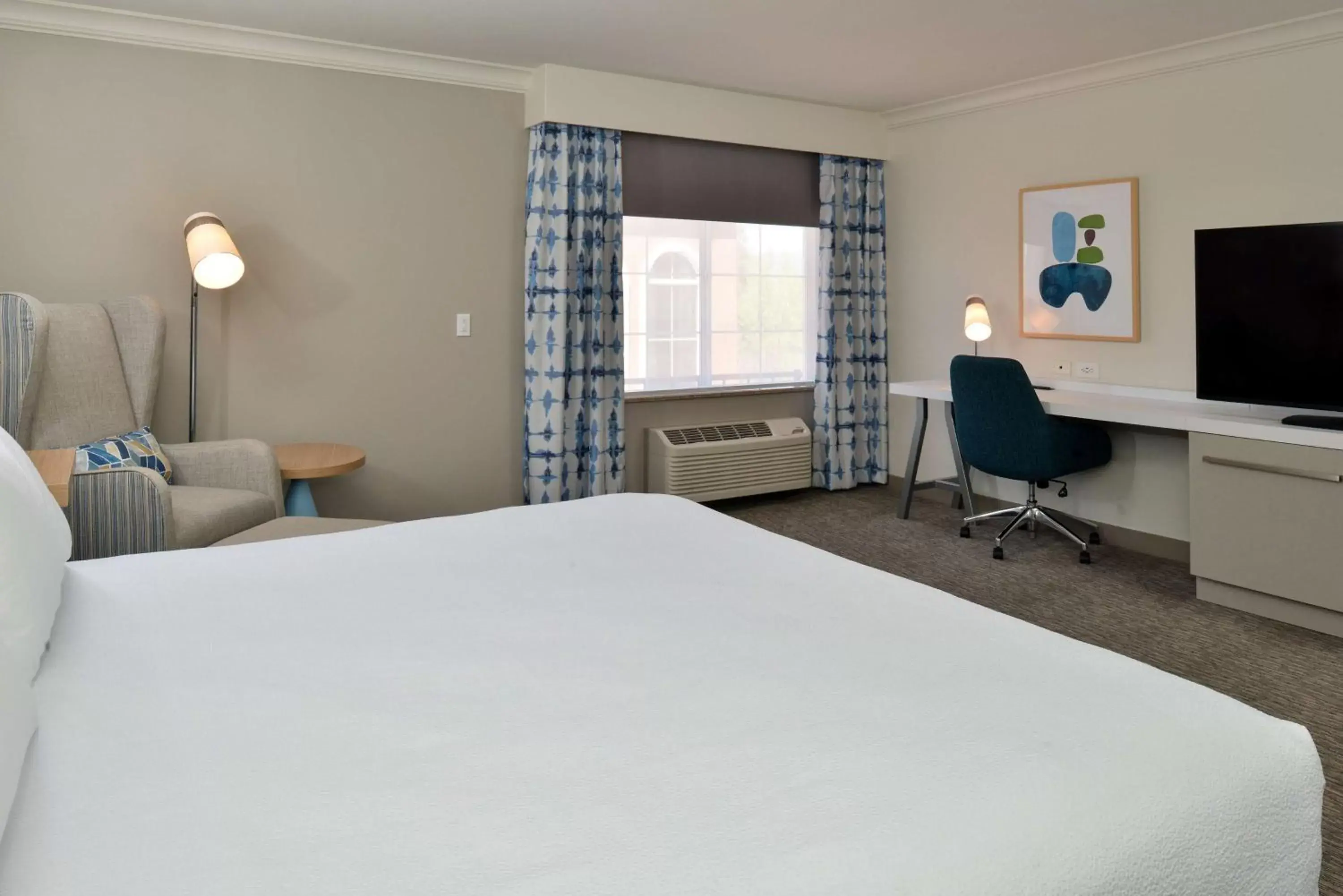 Bedroom, Bed in Hilton Garden Inn Napa