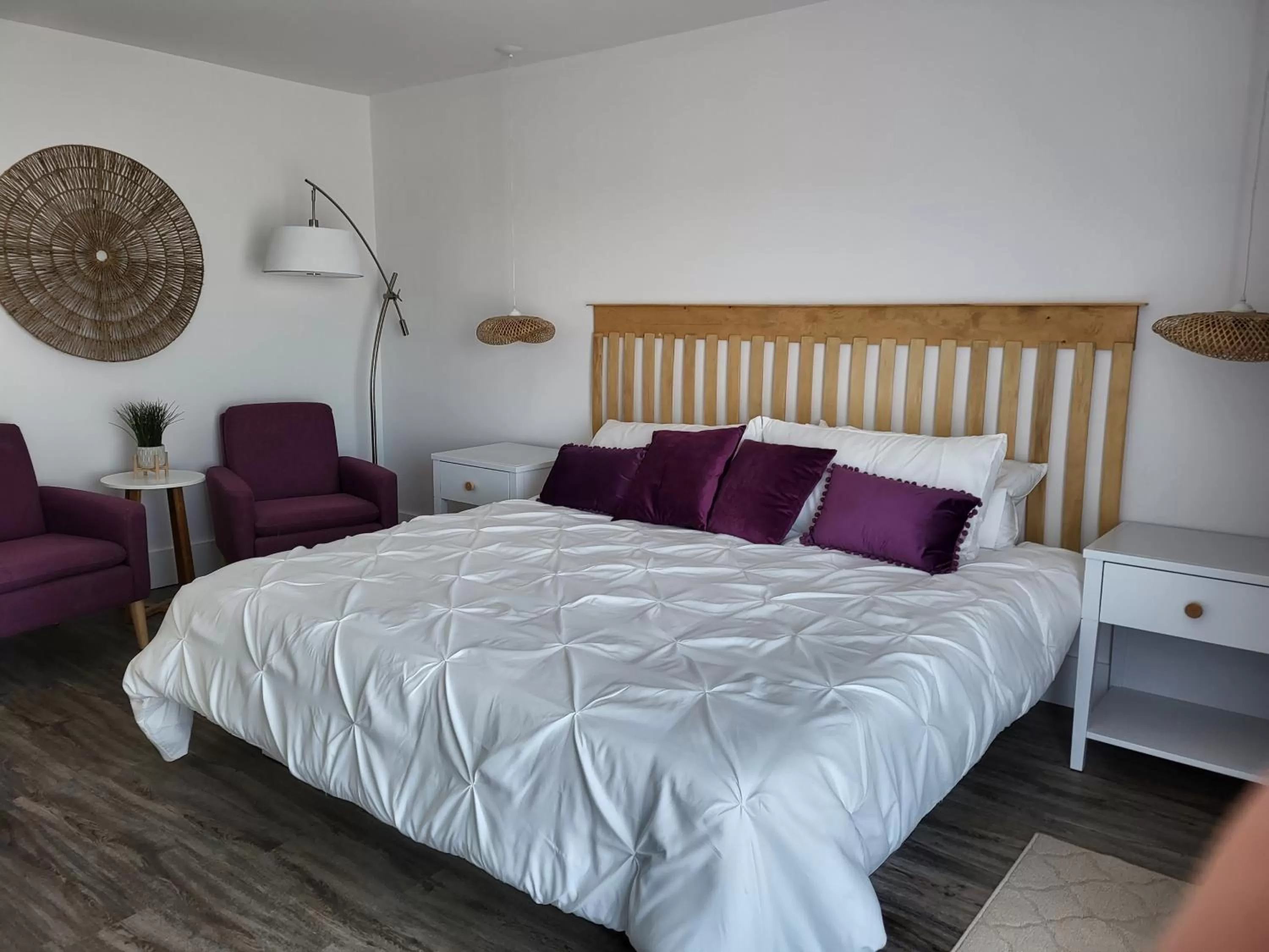 Bed in motel au rocher du cap