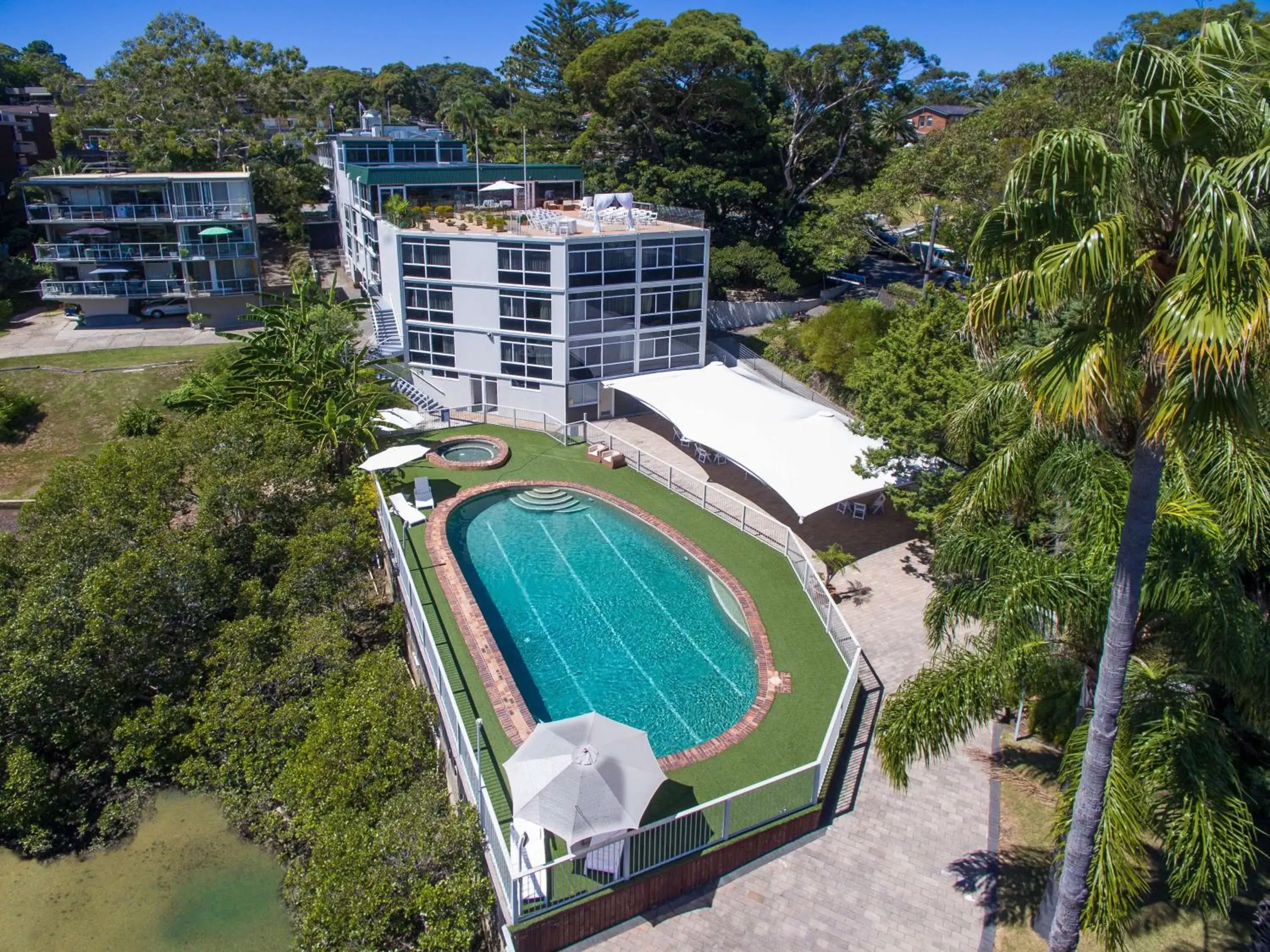 Bird's eye view, Bird's-eye View in Metro Mirage Hotel Newport