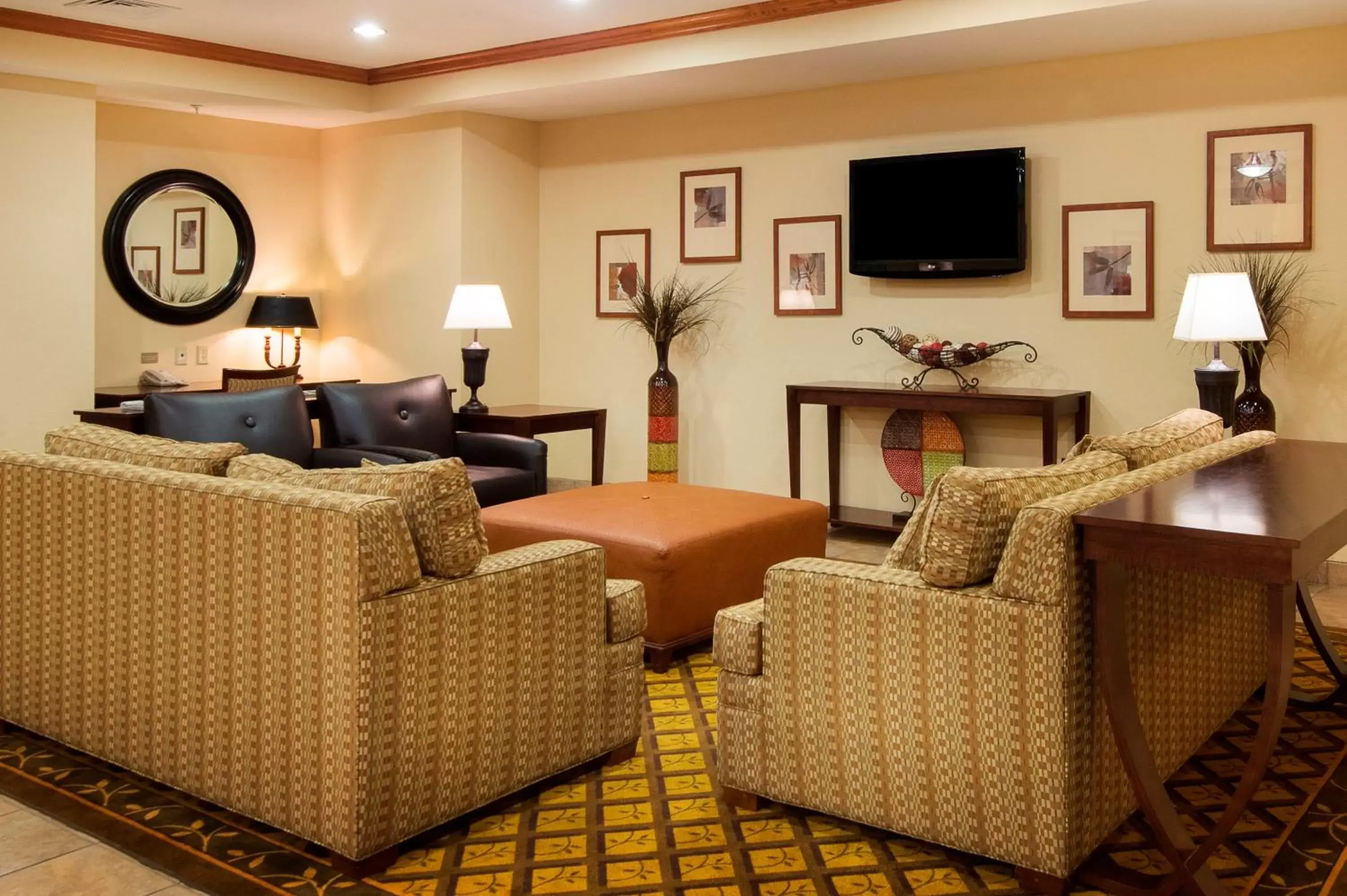 Lobby or reception, Lounge/Bar in Candlewood Suites Fort Worth West, an IHG Hotel