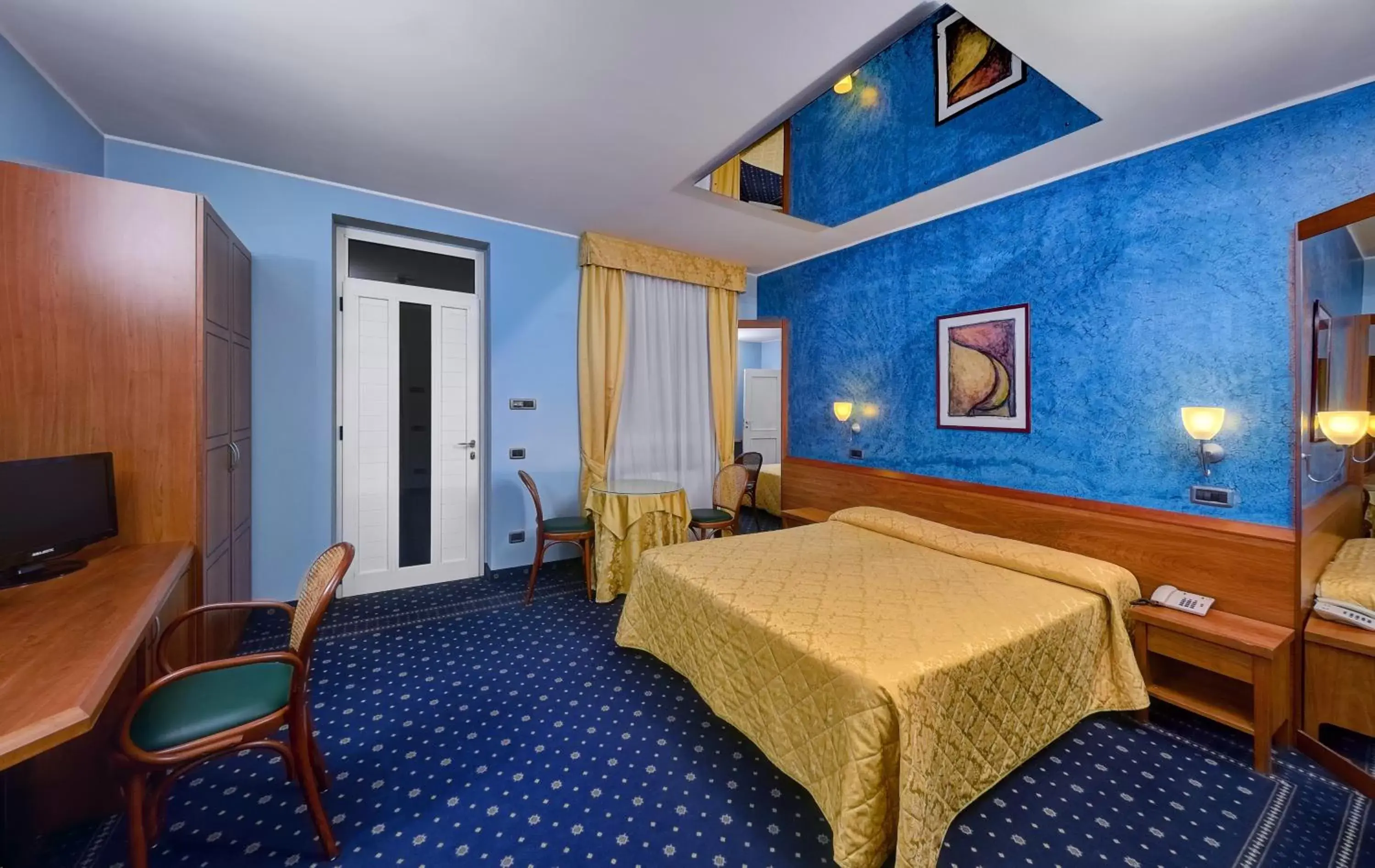 Bedroom, Bed in Hotel Motel Sporting