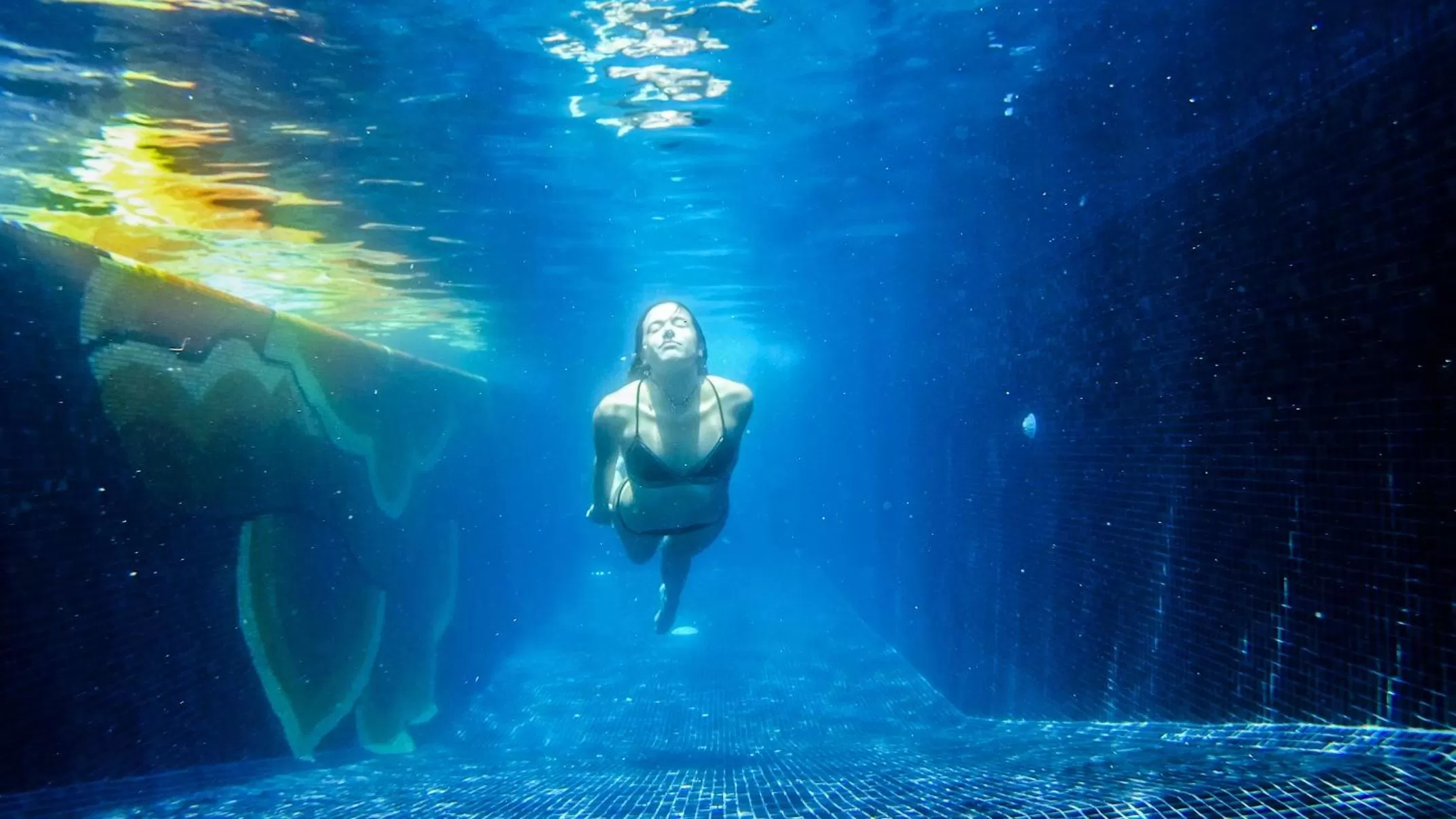 Swimming pool in Cabane Container Hotel - ADULTS ONLY