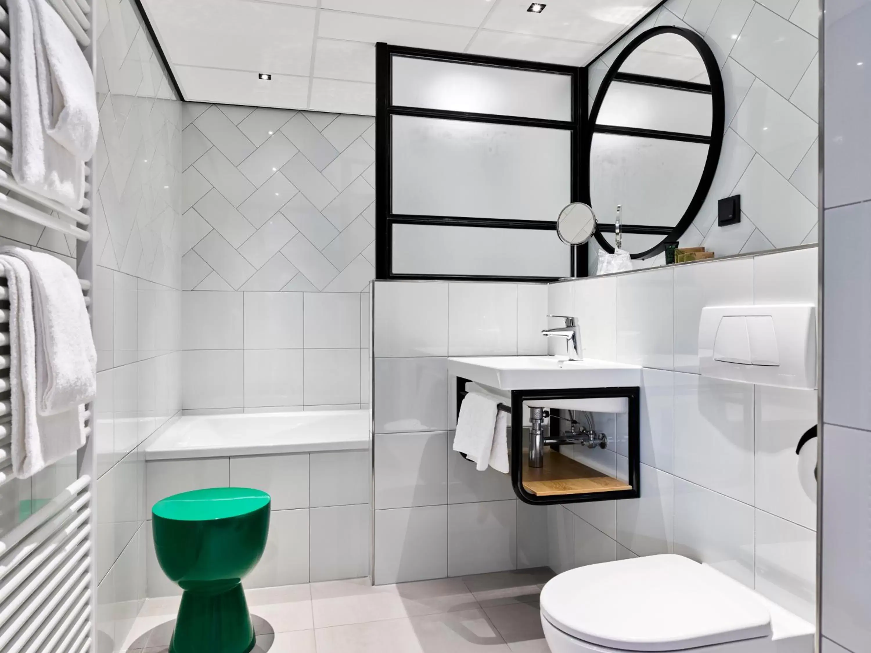 Toilet, Bathroom in Hotel Restaurant Grandcafé 't Voorhuys