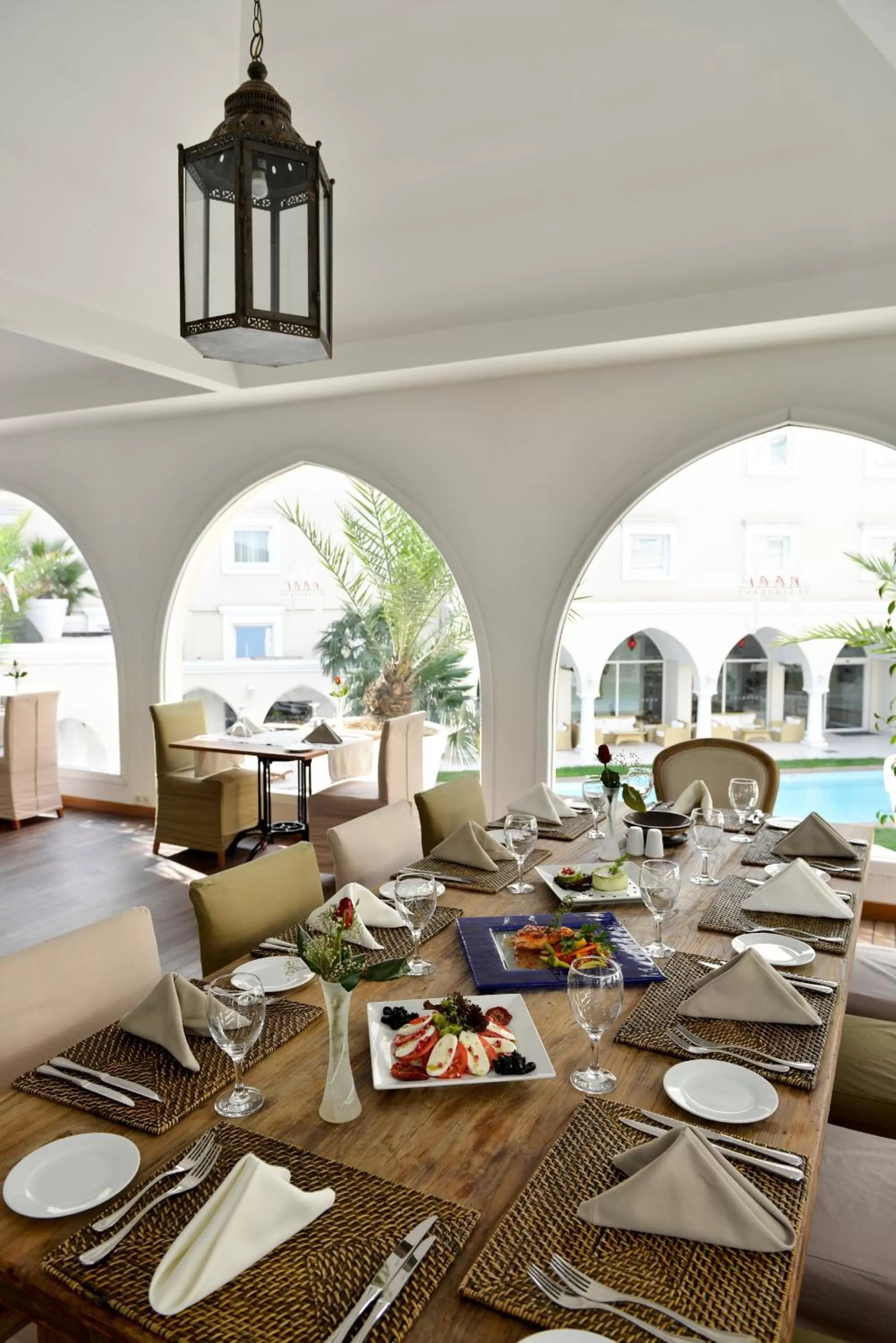 Restaurant/places to eat in Holiday Inn Istanbul City by IHG