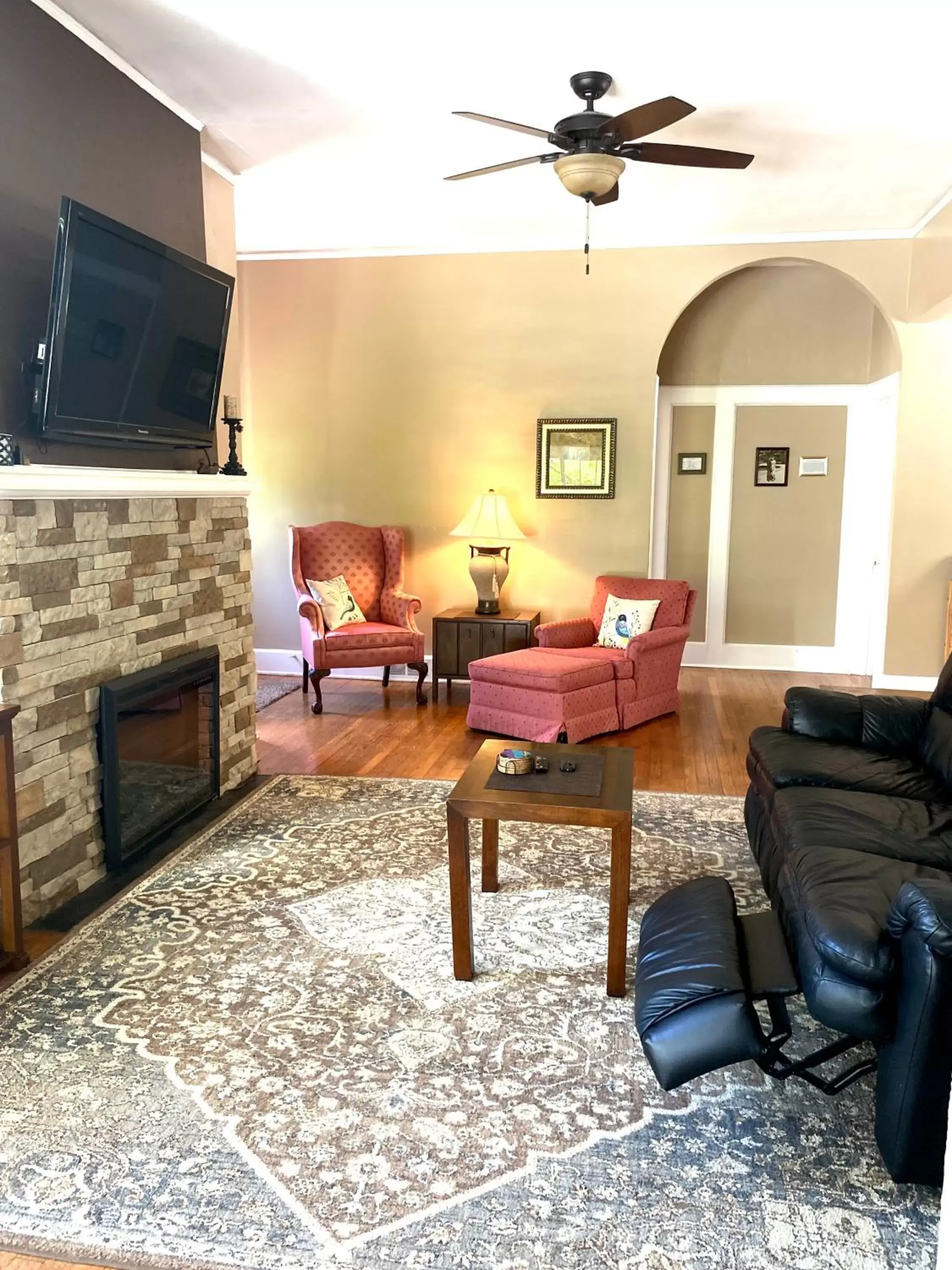 TV and multimedia, Seating Area in Grafton Lodge