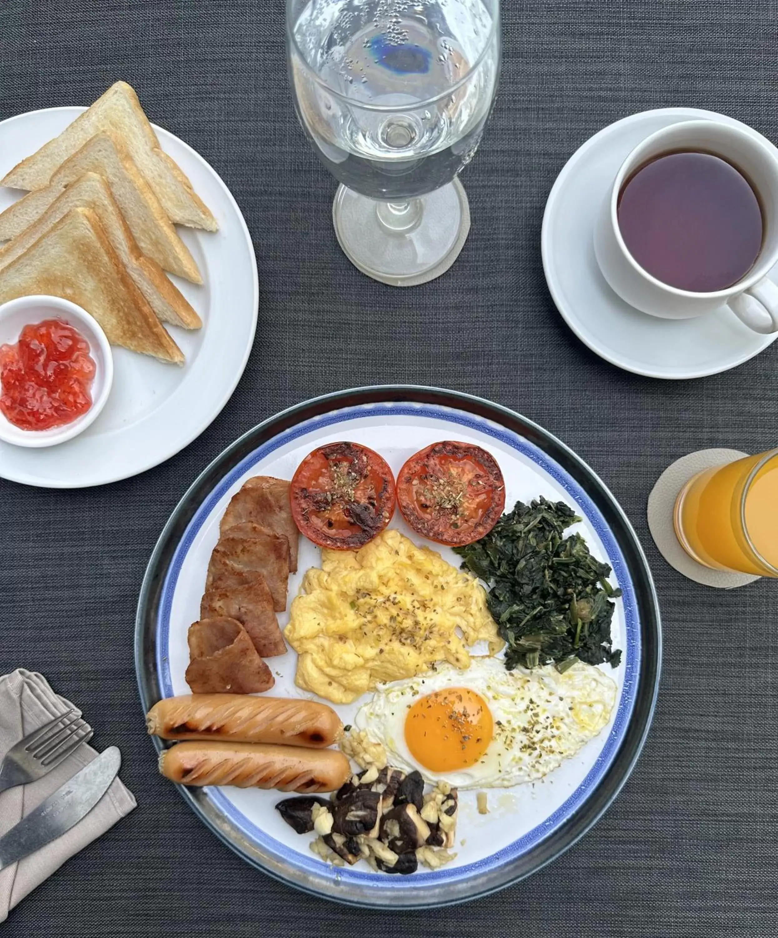 American breakfast in Mittapan Hotel