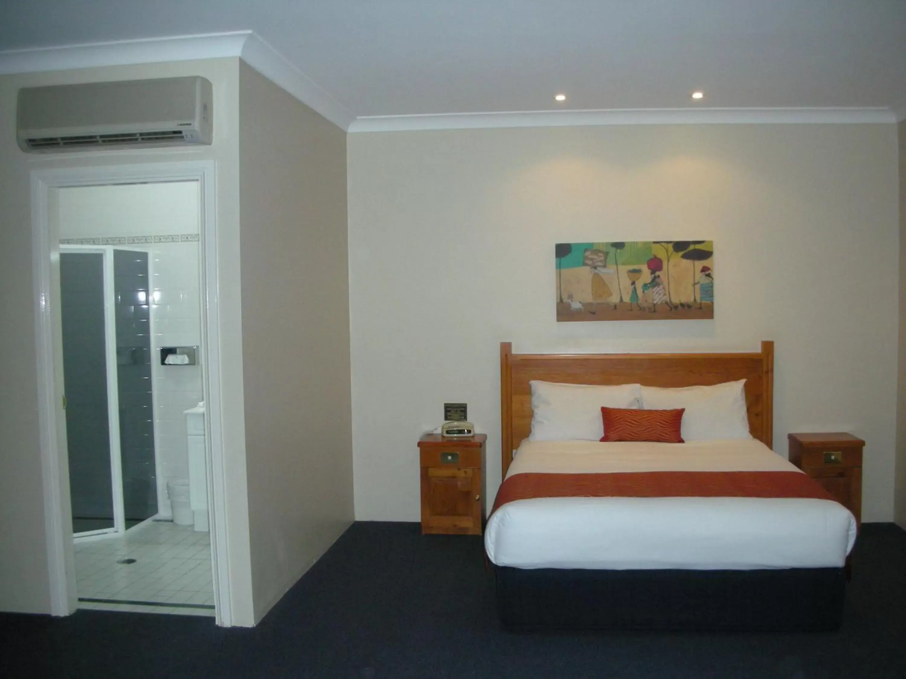 Bedroom, Bed in Breakout Motor Inn