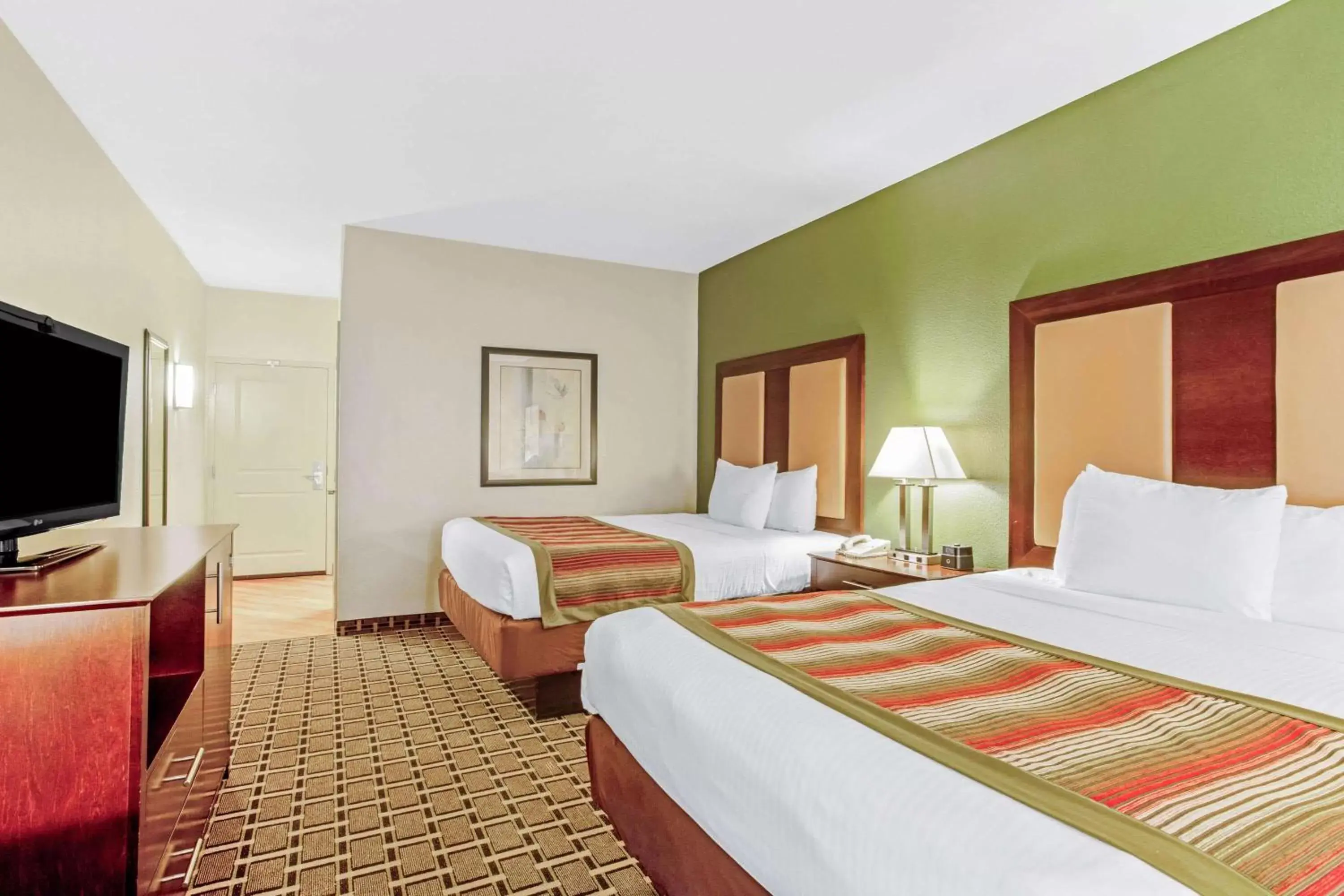 Queen Room with Two Queen Beds - Mobility Access/Non-Smoking in La Quinta by Wyndham Lancaster