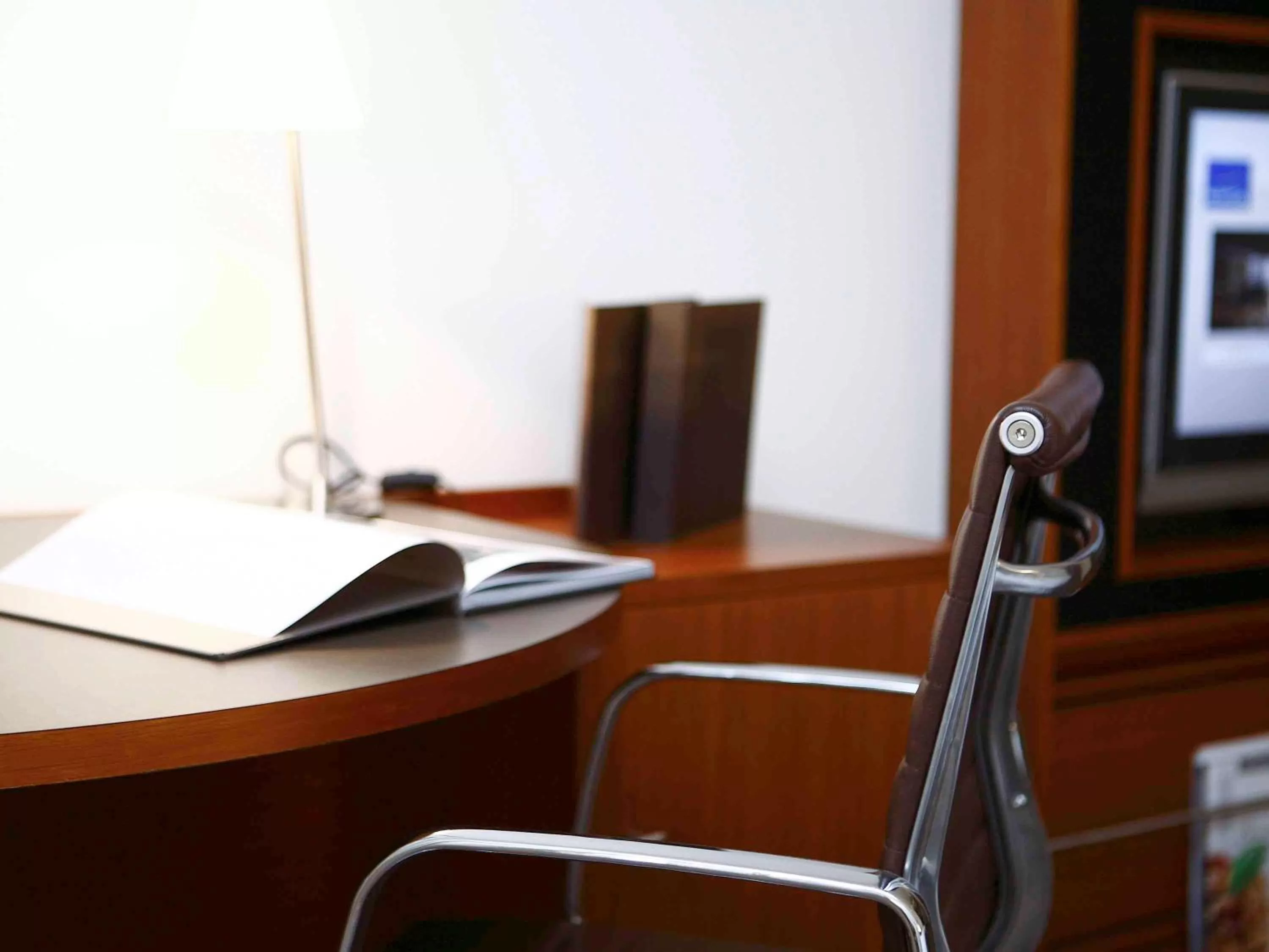 Bedroom in Novotel Canberra