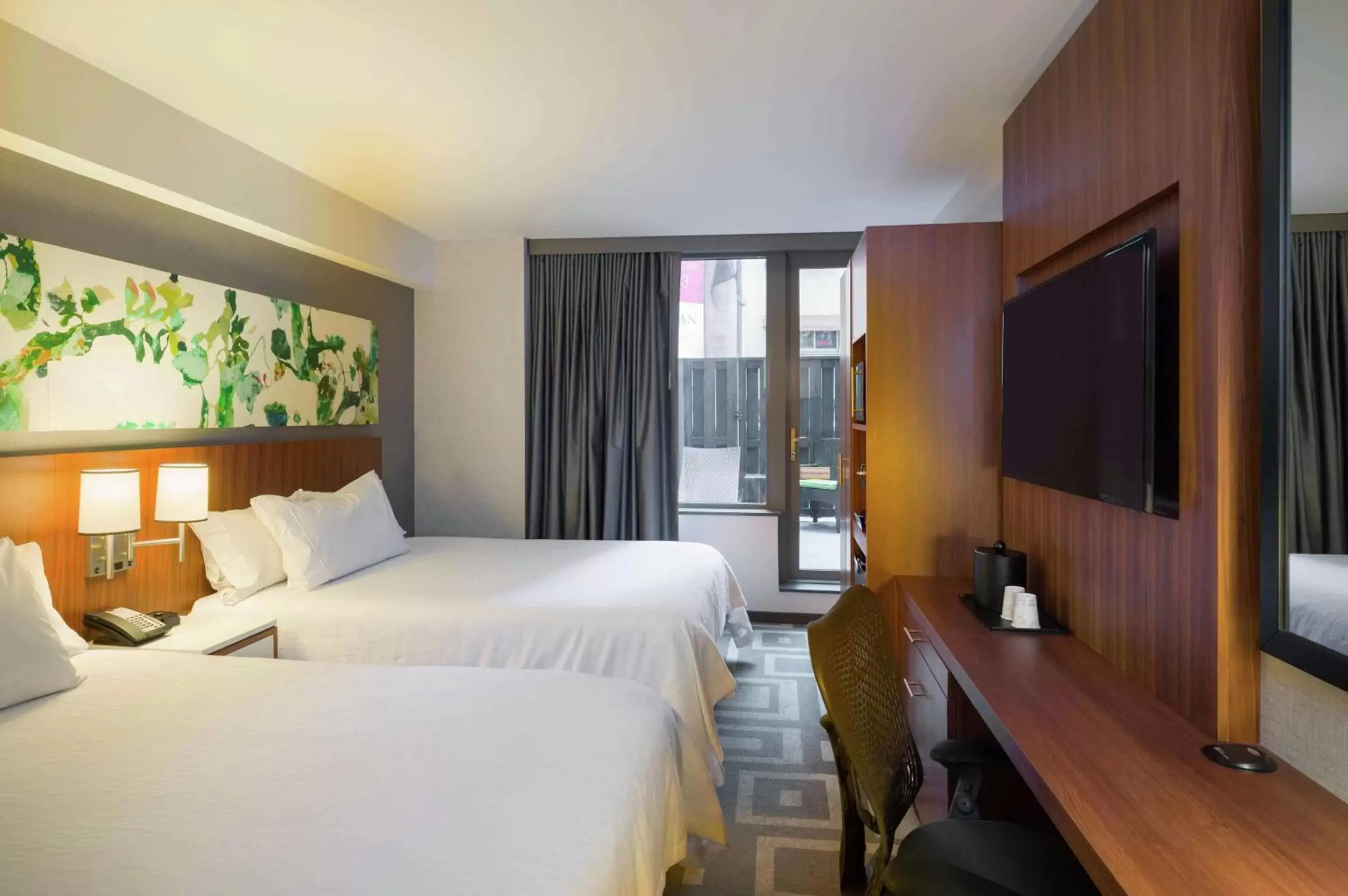 Bedroom, Bed in Hilton Garden Inn New York Central Park South-Midtown West
