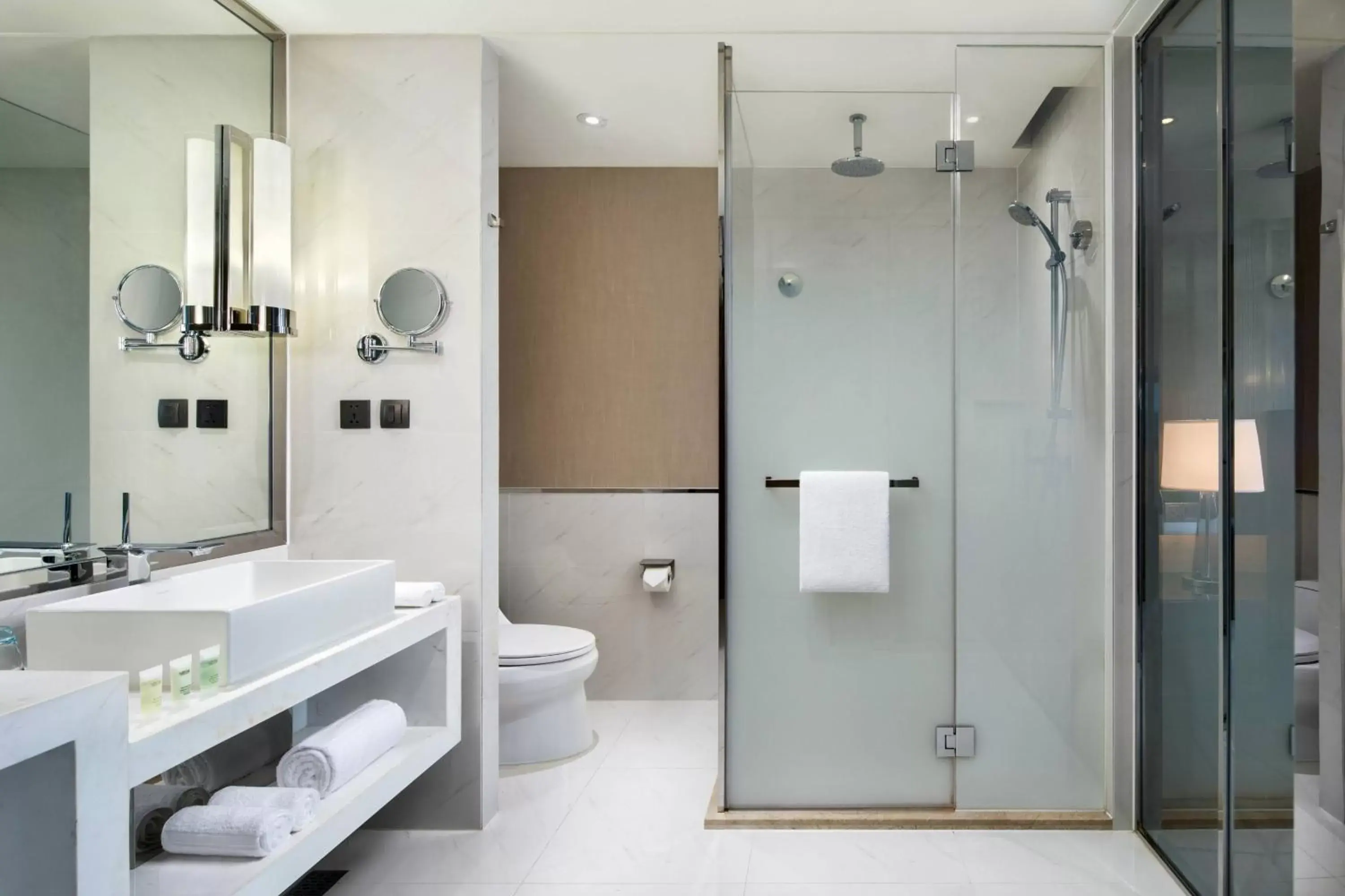 Bathroom in Courtyard by Marriott Shanghai Changfeng Park