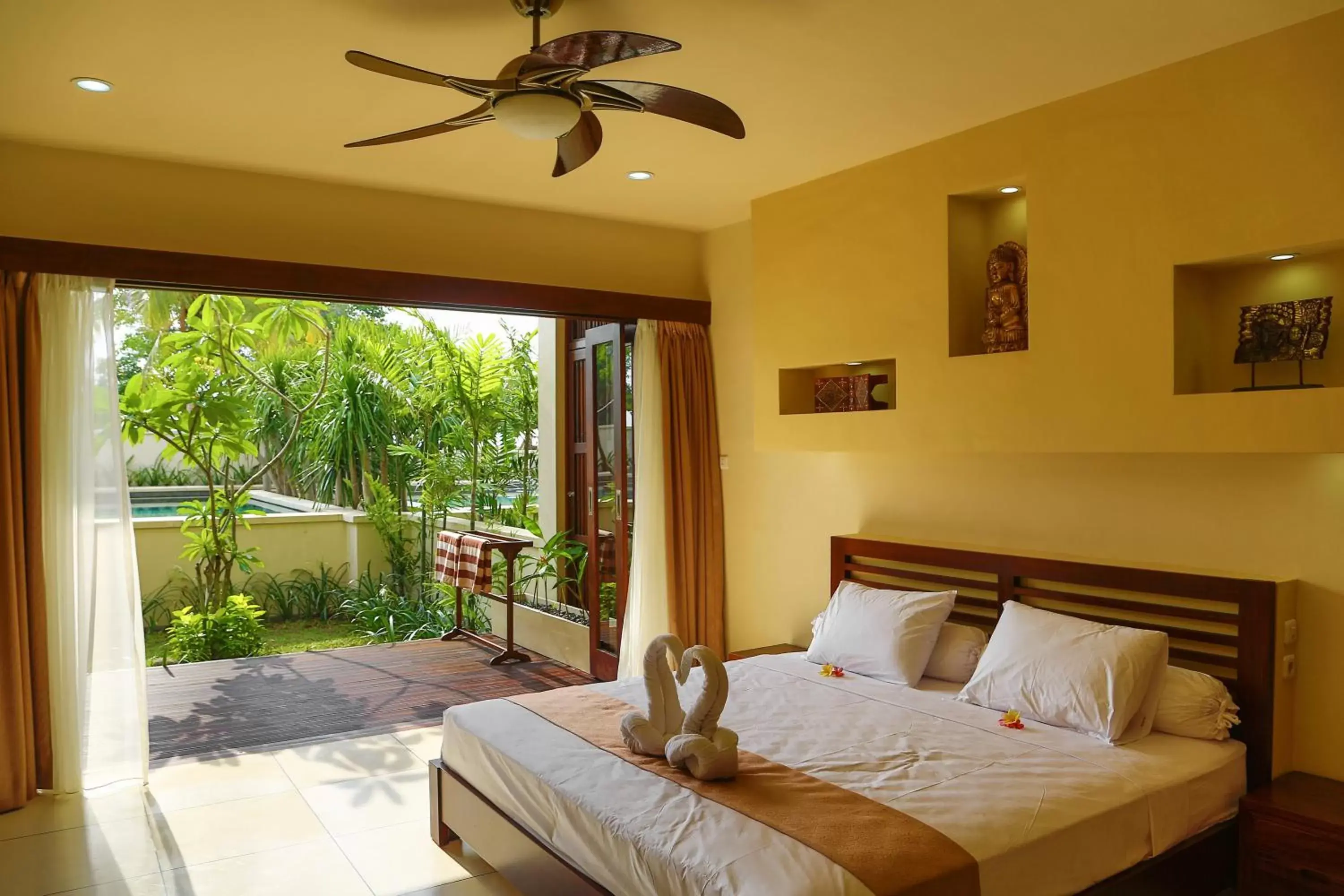 Balcony/Terrace, Bed in Mala Garden Resort and Spa