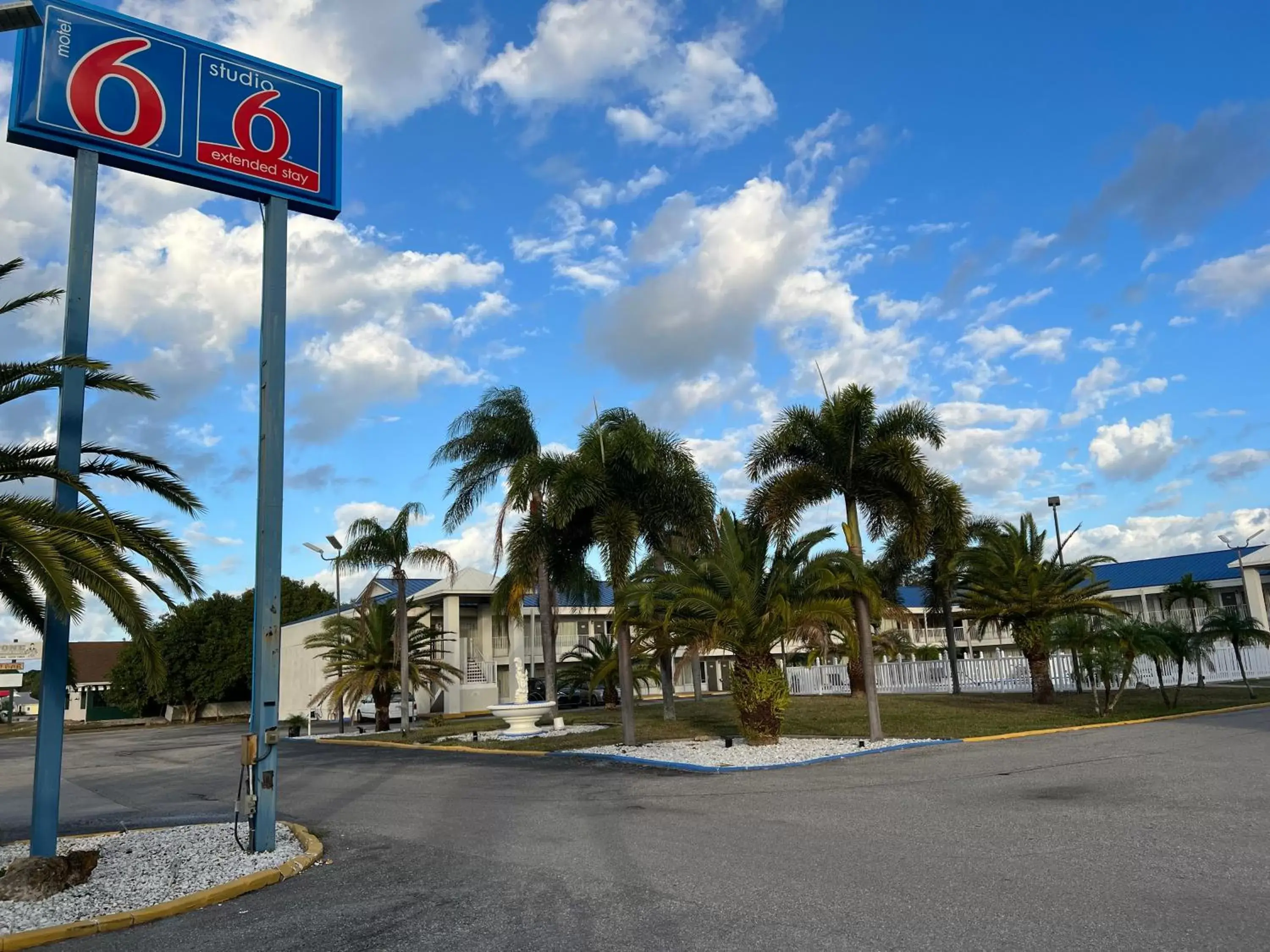 Property Building in Motel 6 Englewood