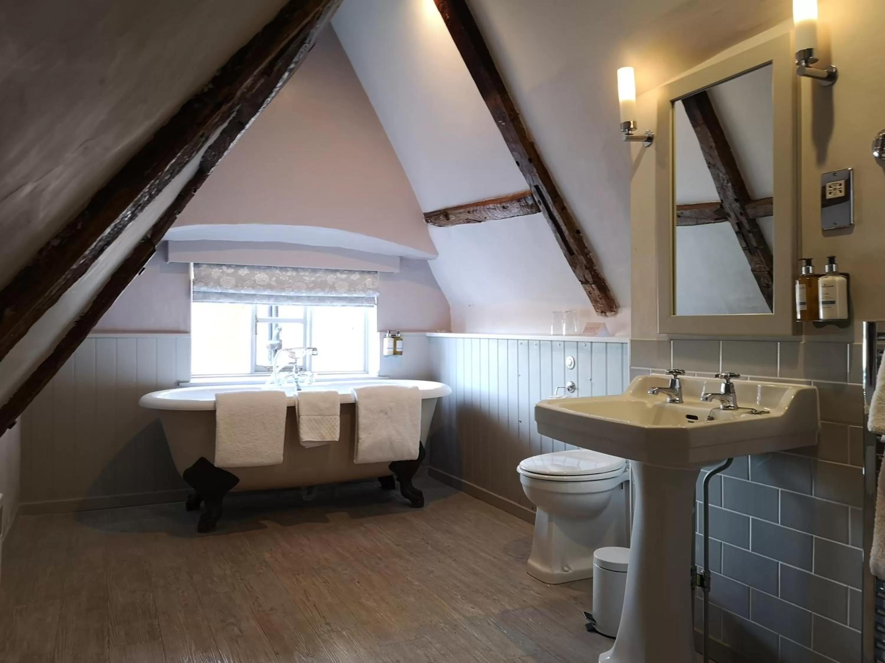 Toilet in Crown Hotel