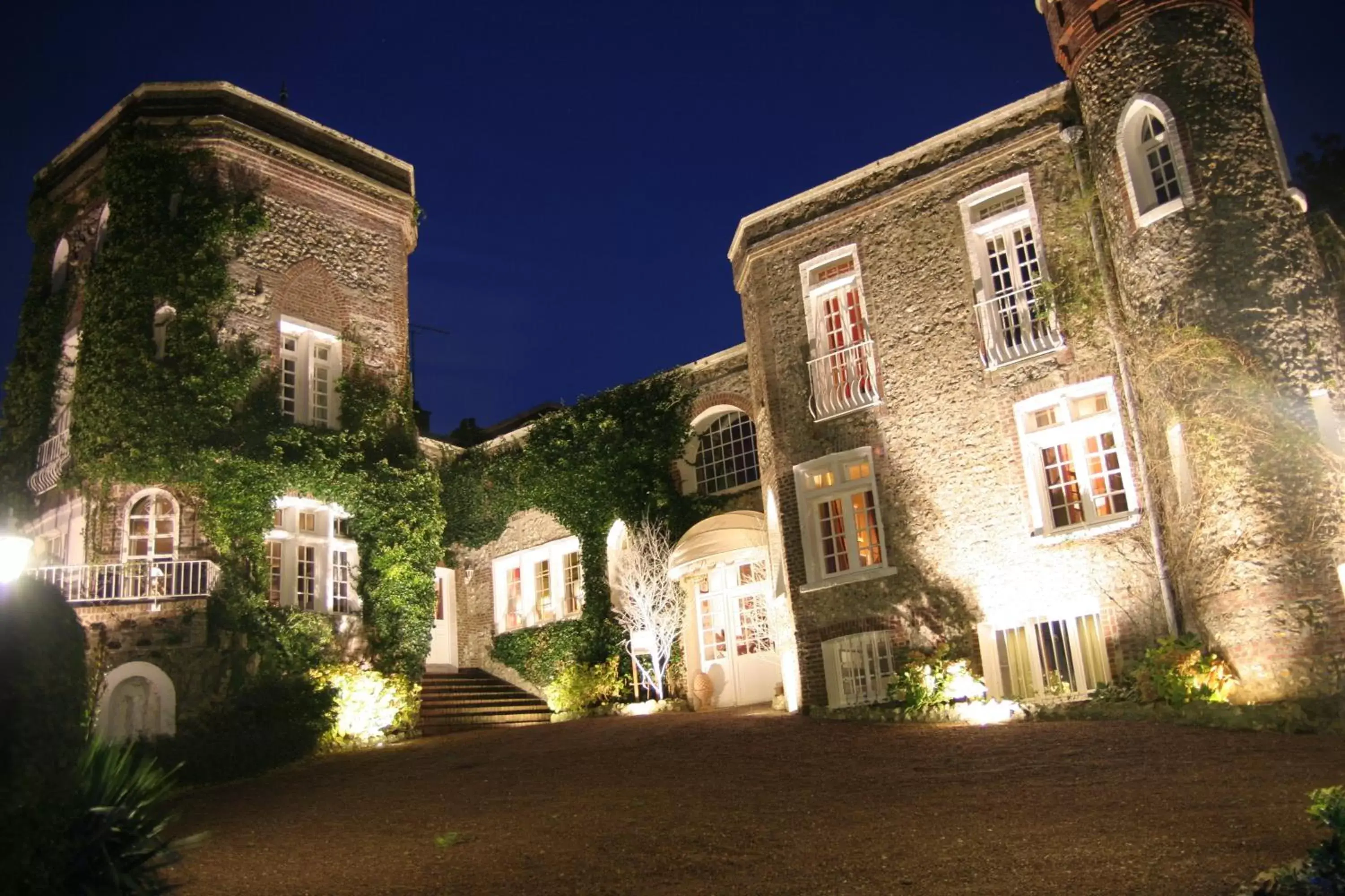 Facade/entrance, Property Building in Domaine Saint Clair - Le Donjon