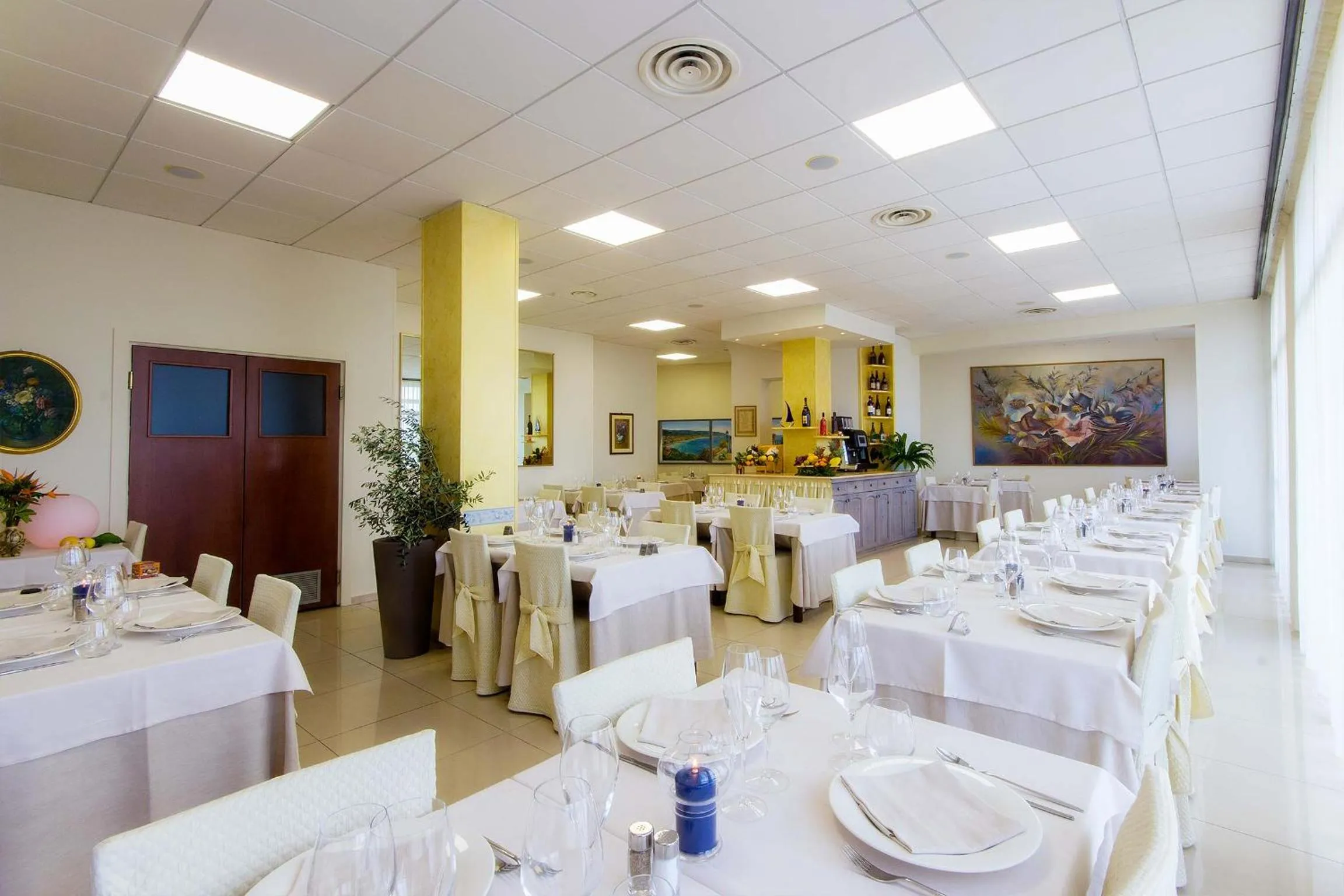 Restaurant/places to eat in Piccolo Hotel
