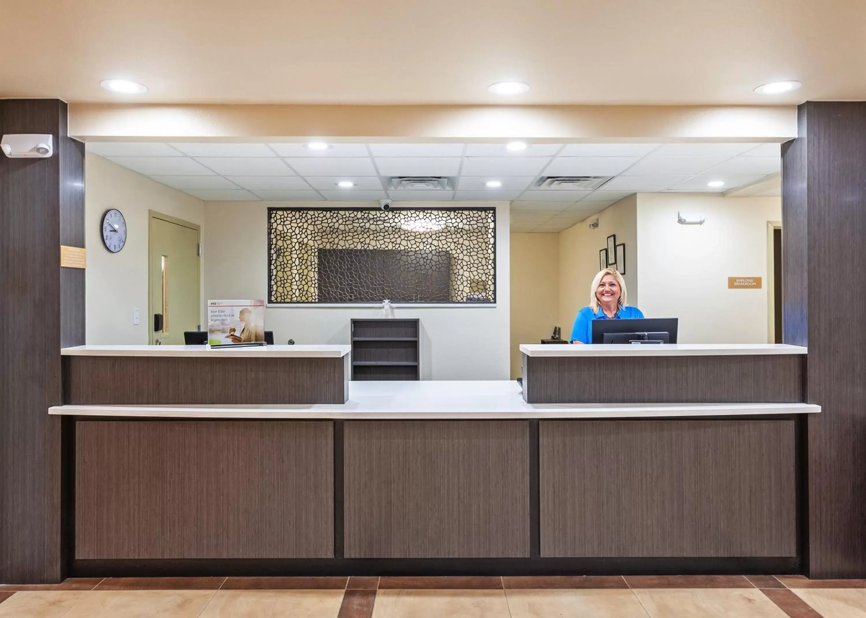 Property building, Lobby/Reception in Candlewood Suites - Houston - Pasadena, an IHG Hotel