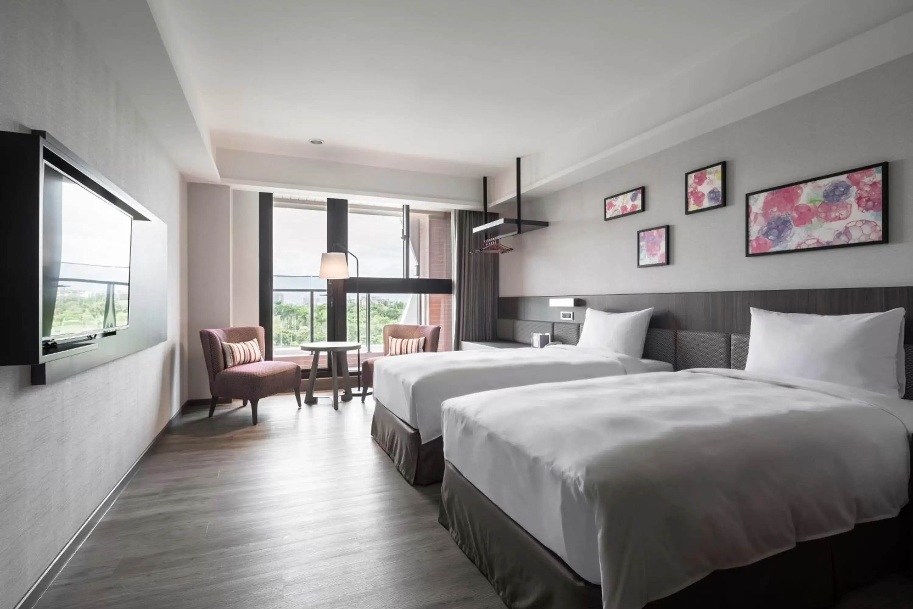 Deluxe Twin Room in Lakeshore Hotel Yilan