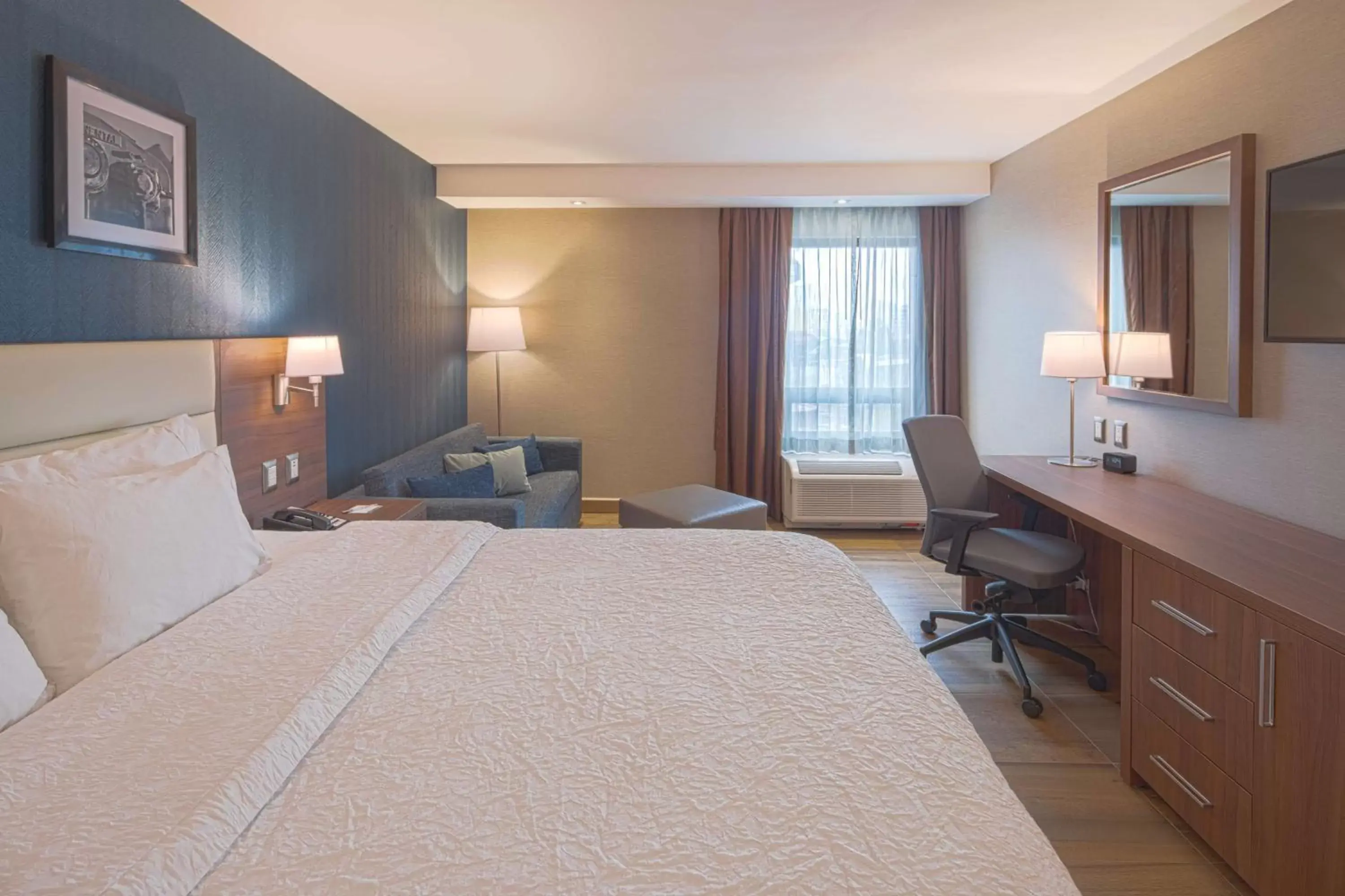Bed in Hampton by Hilton Monterrey Galerias Obispado Bed in Hampton by Hilton Monterrey Galerias Obispado