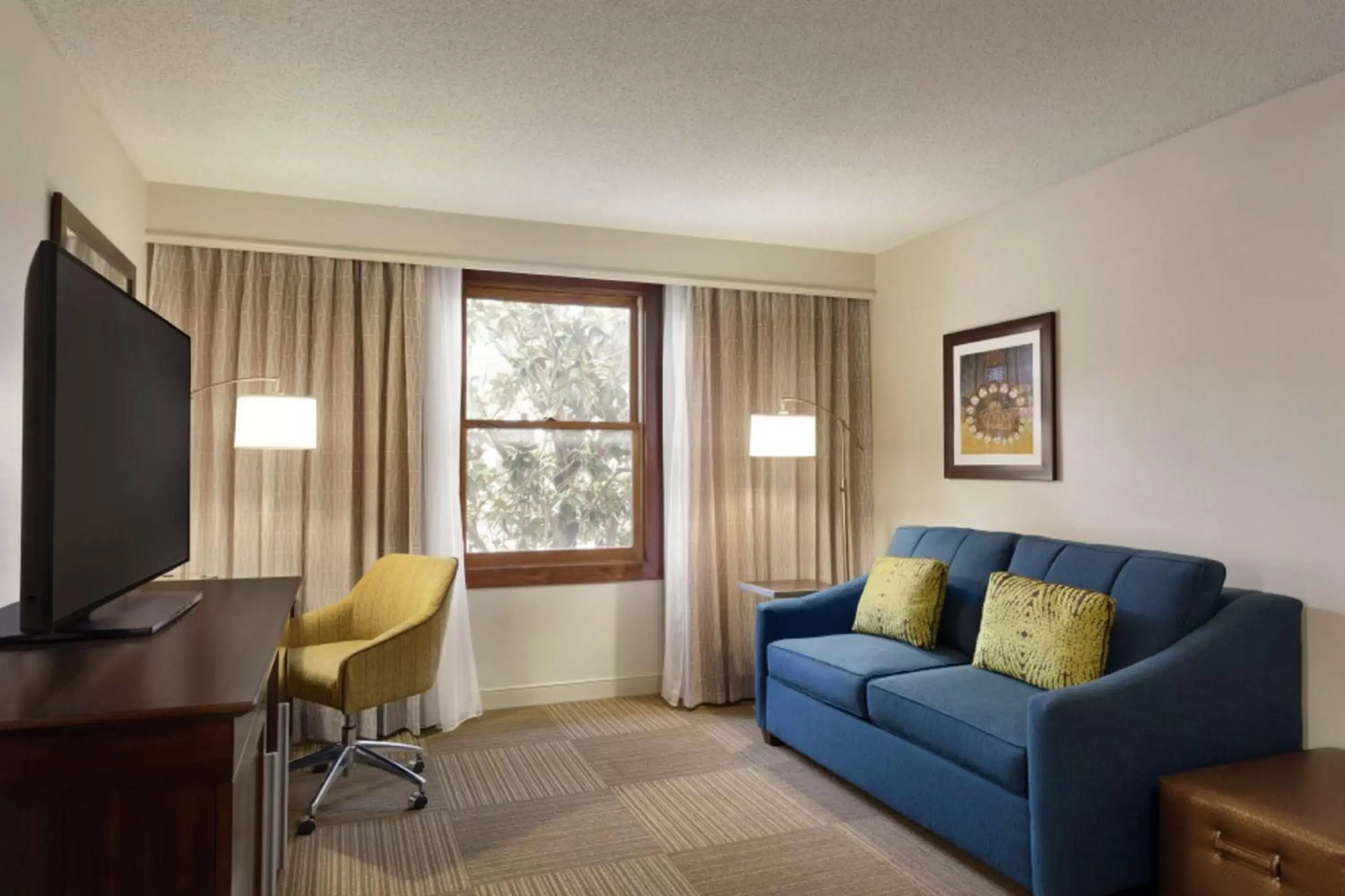 Bedroom, Seating Area in Hampton Inn and Suites Springdale