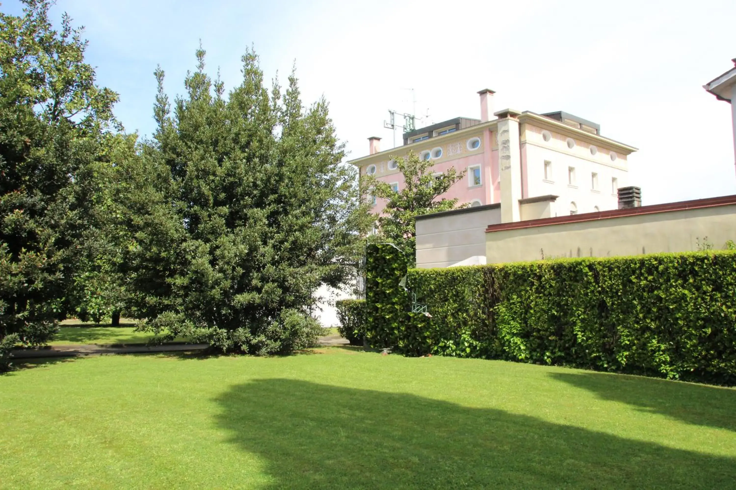 Garden in Park Hotel Villa Leon d'Oro