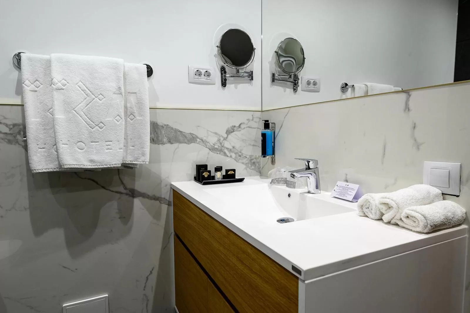 Bathroom in Iza Hotel
