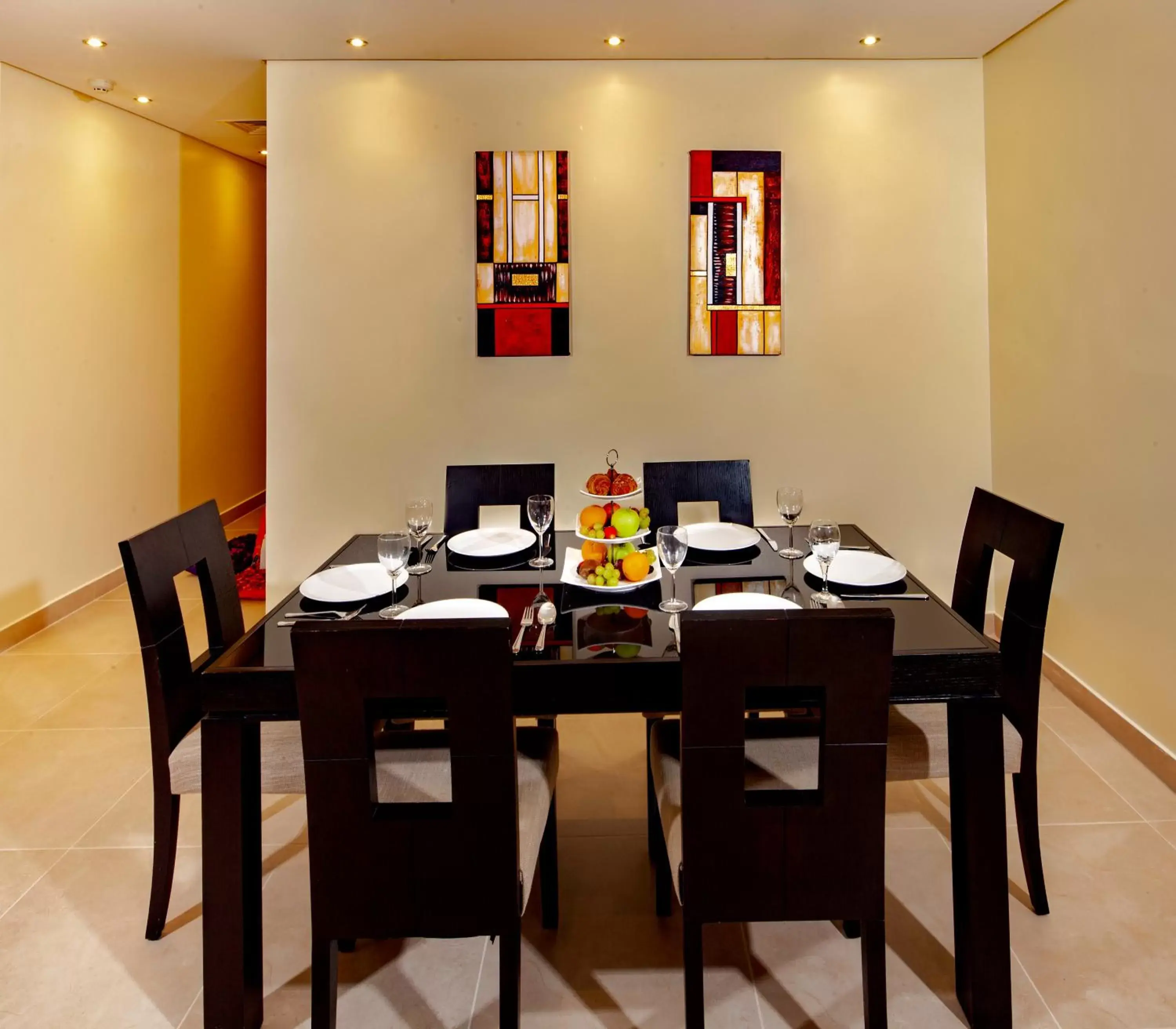 Dining area, Restaurant/Places to Eat in Swan Executive Suites