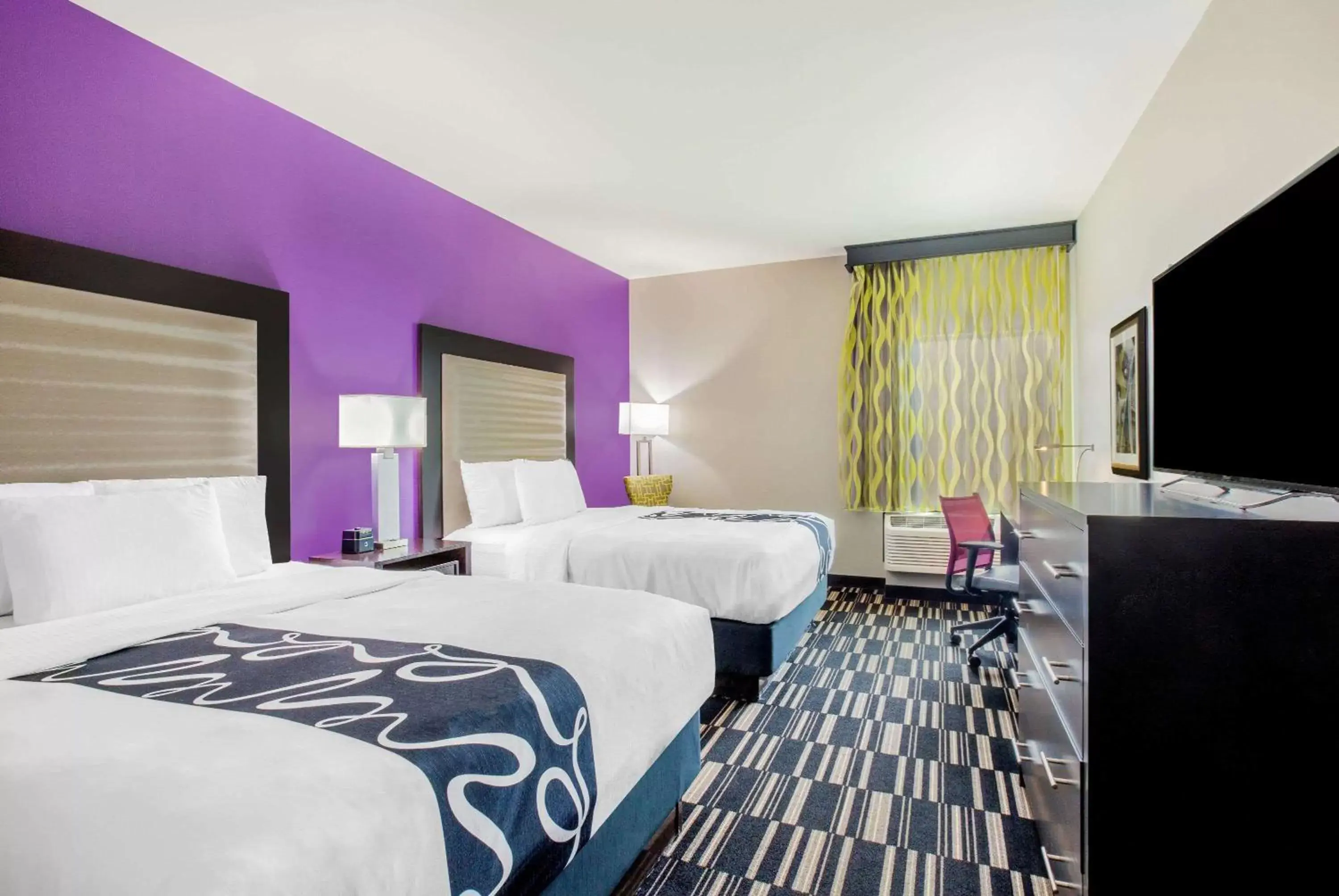 Photo of the whole room, Bed in La Quinta by Wyndham McAllen Convention Center