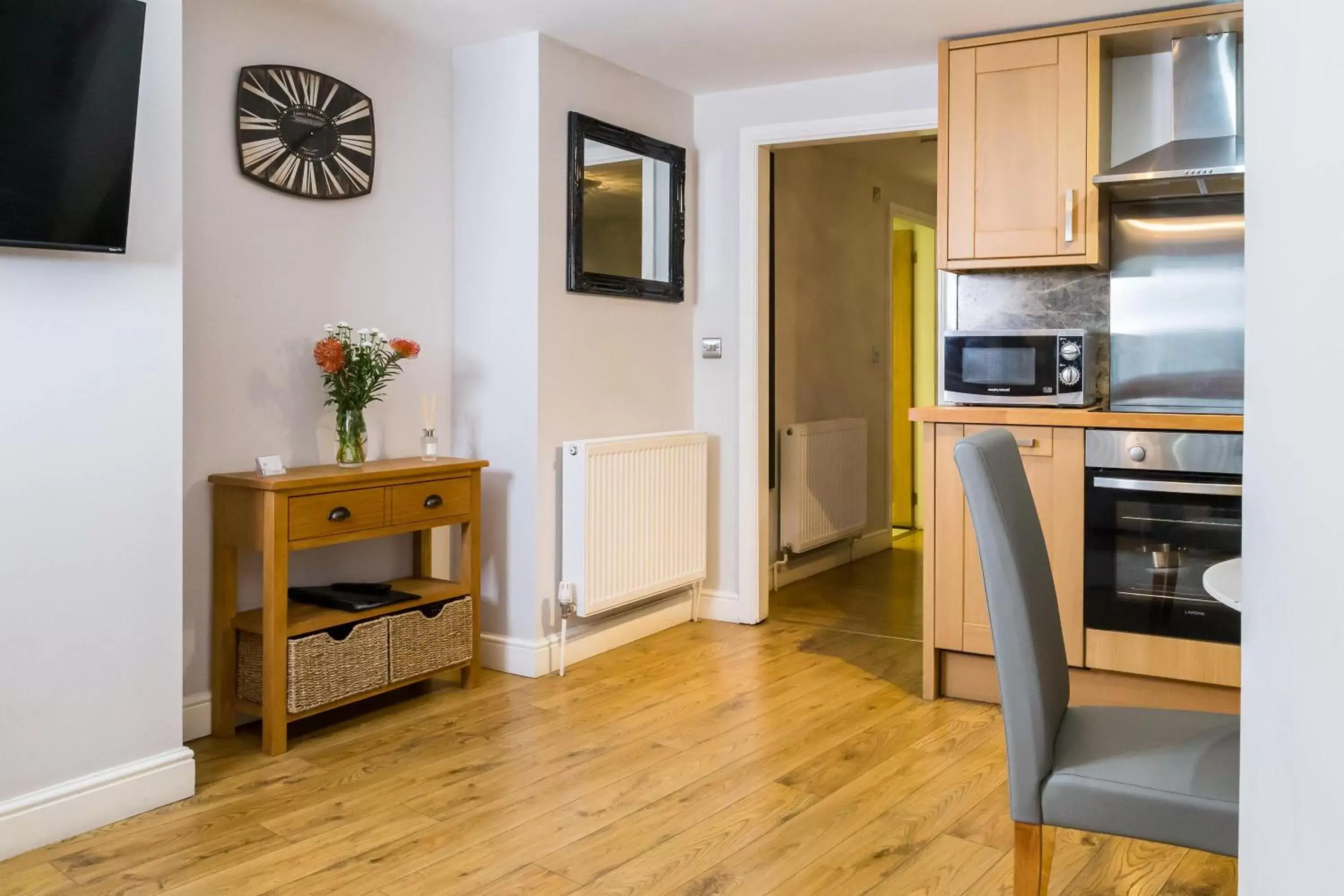 Seating area, Kitchen/Kitchenette in Goodramgate Apartments