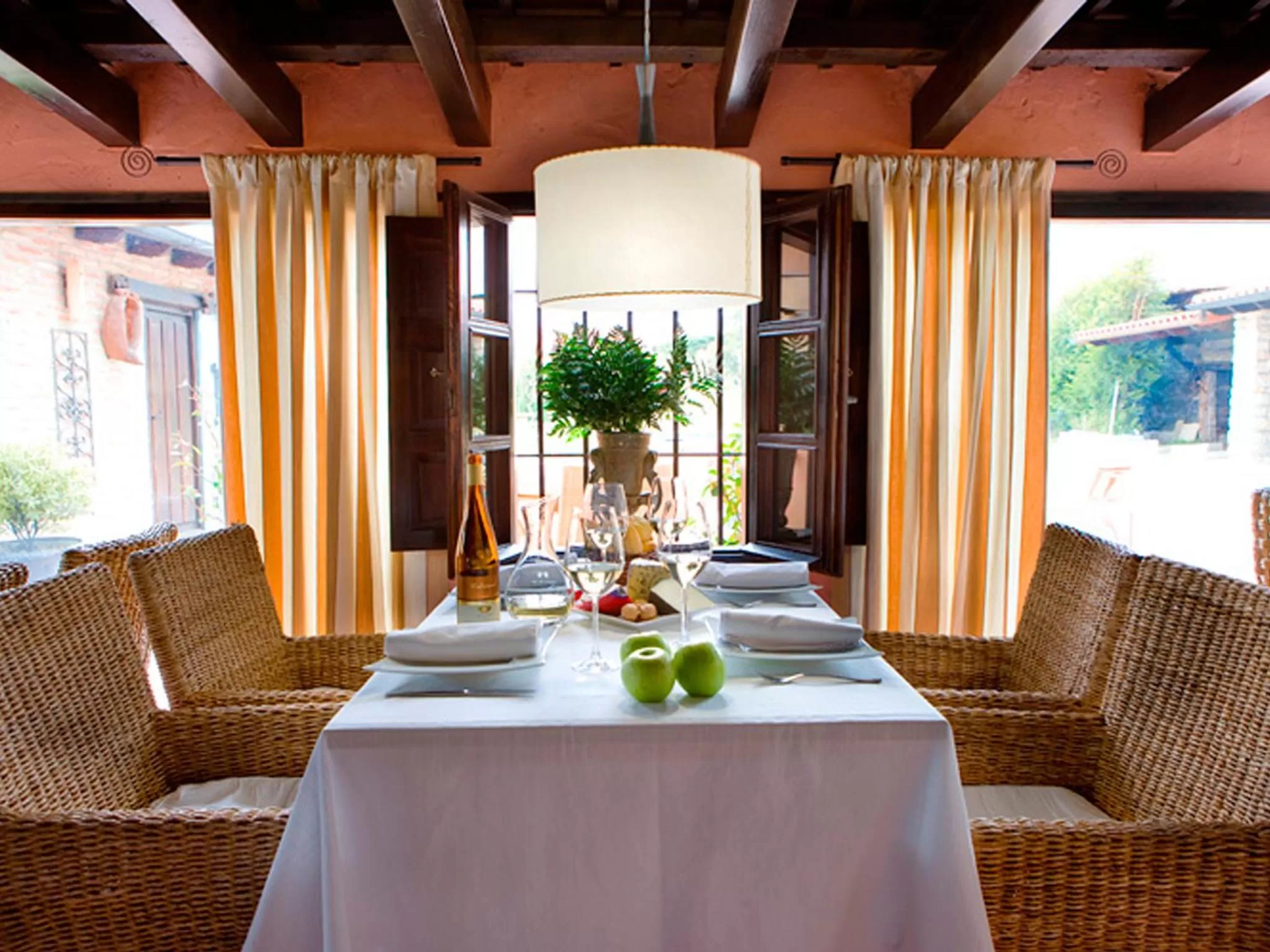 Restaurant/places to eat in Posada Santa Ana