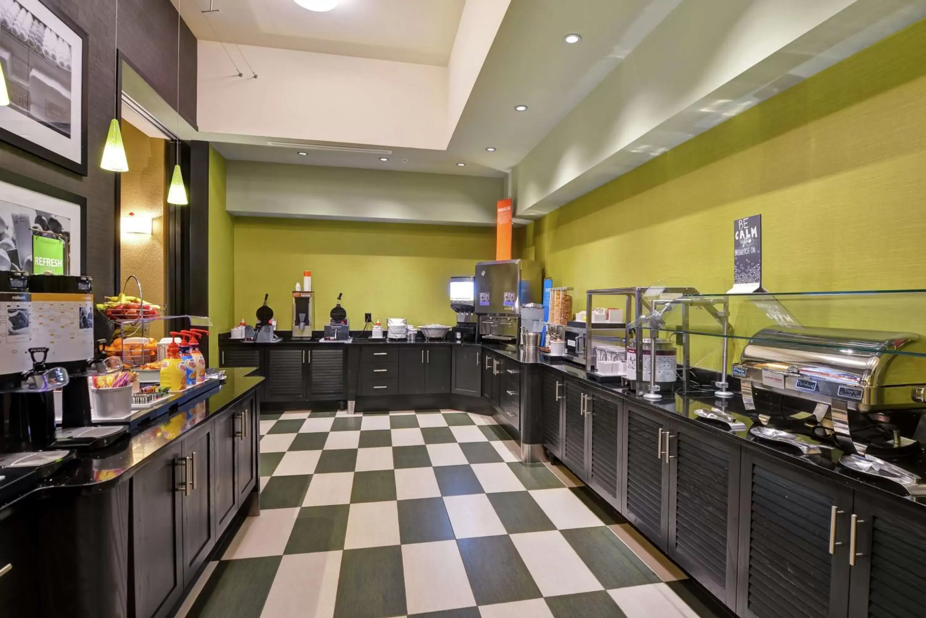 Dining area, Restaurant/Places to Eat in Hampton Inn & Suites Crabtree