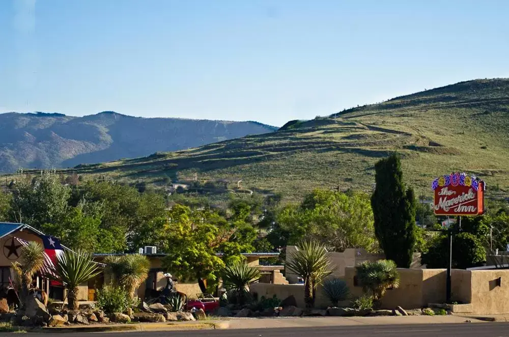 Area and facilities in The Maverick Inn