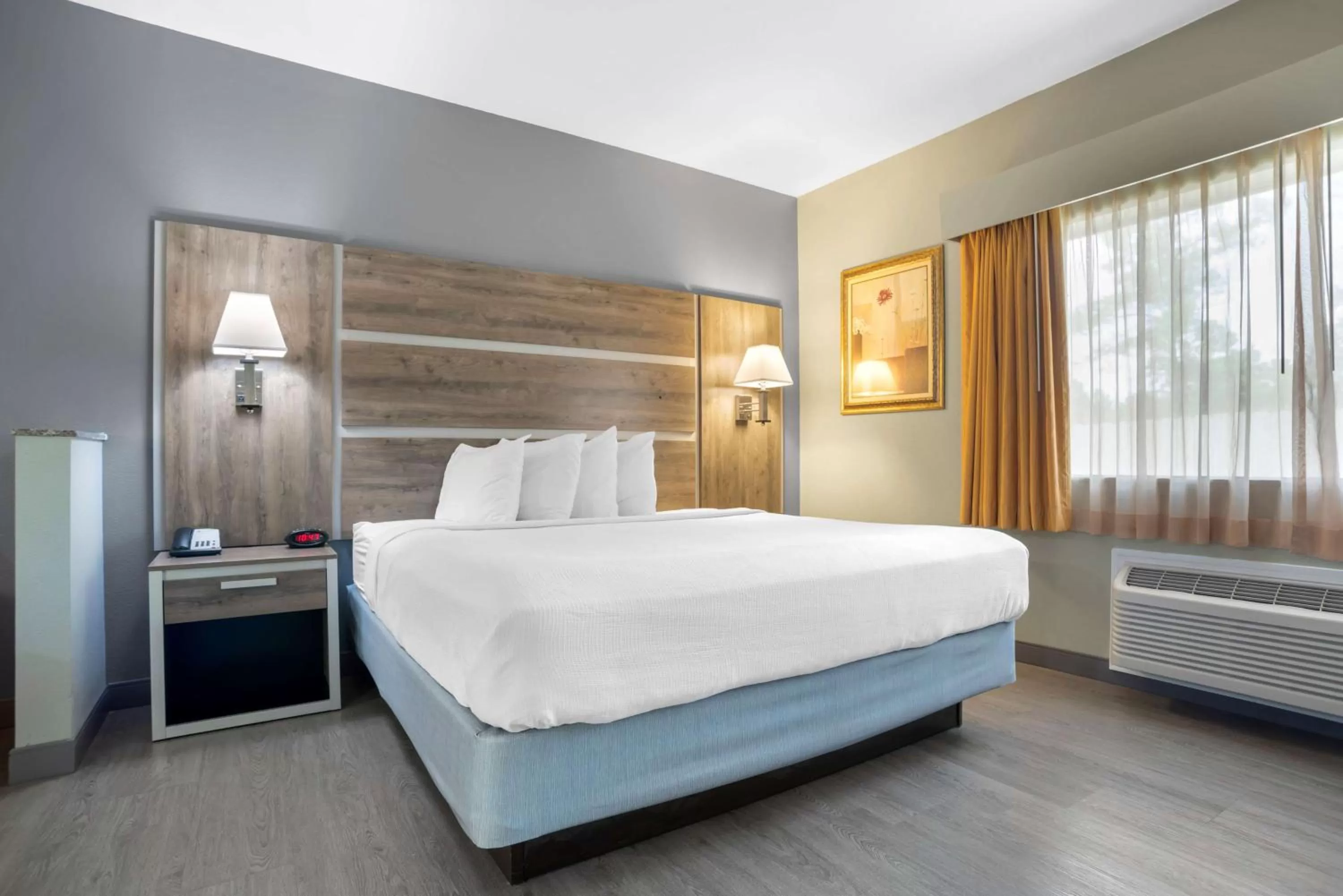 Bedroom, Bed in Best Western Wakulla Inn & Suites