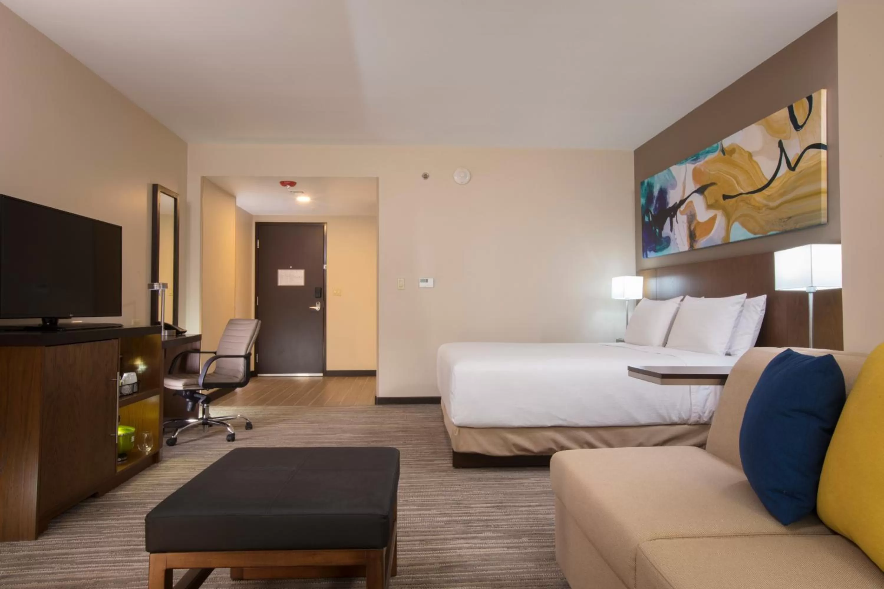 Photo of the whole room, Bed in Hyatt Place Aguascalientes Bonaterra