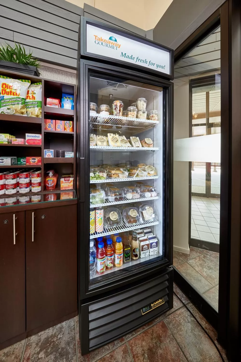 Food and drinks in Travelway Inn Sudbury