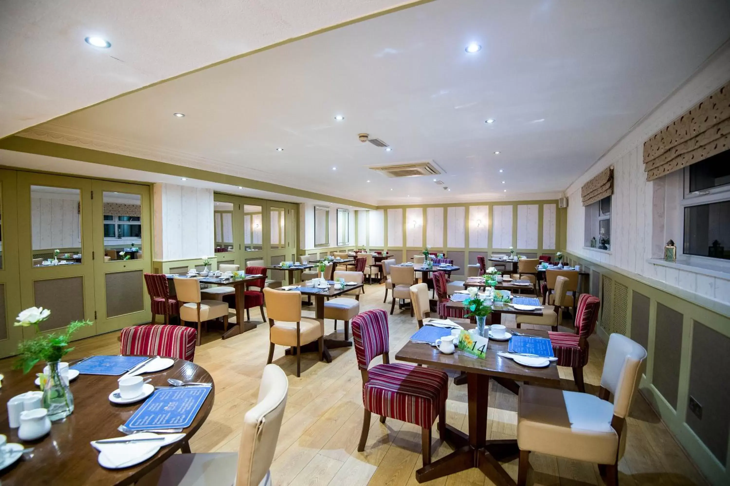 Restaurant/Places to Eat in Ivy Bush Royal Hotel by Compass Hospitality