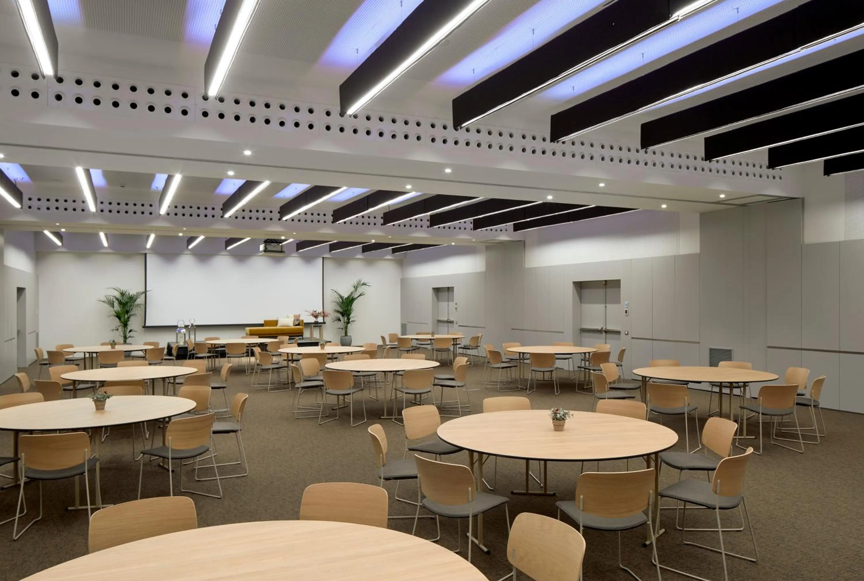 Business facilities in ME Barcelona